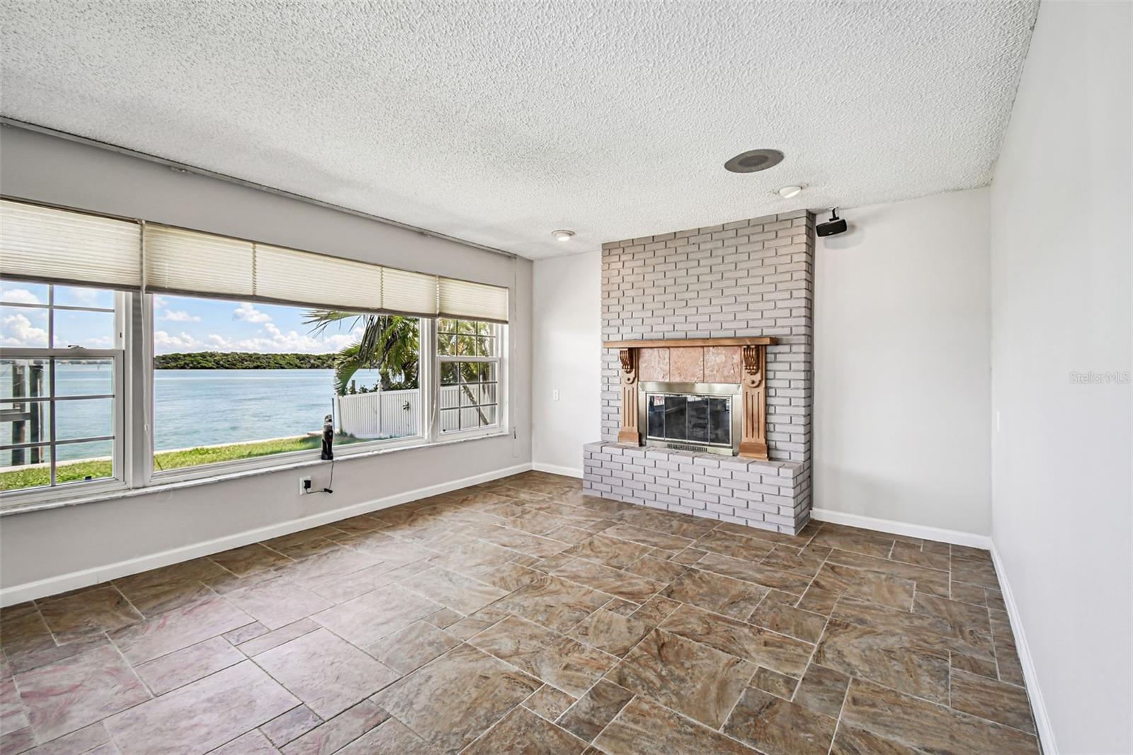 529 JOHNS PASS AVE, MADEIRA BEACH, FL, 33708