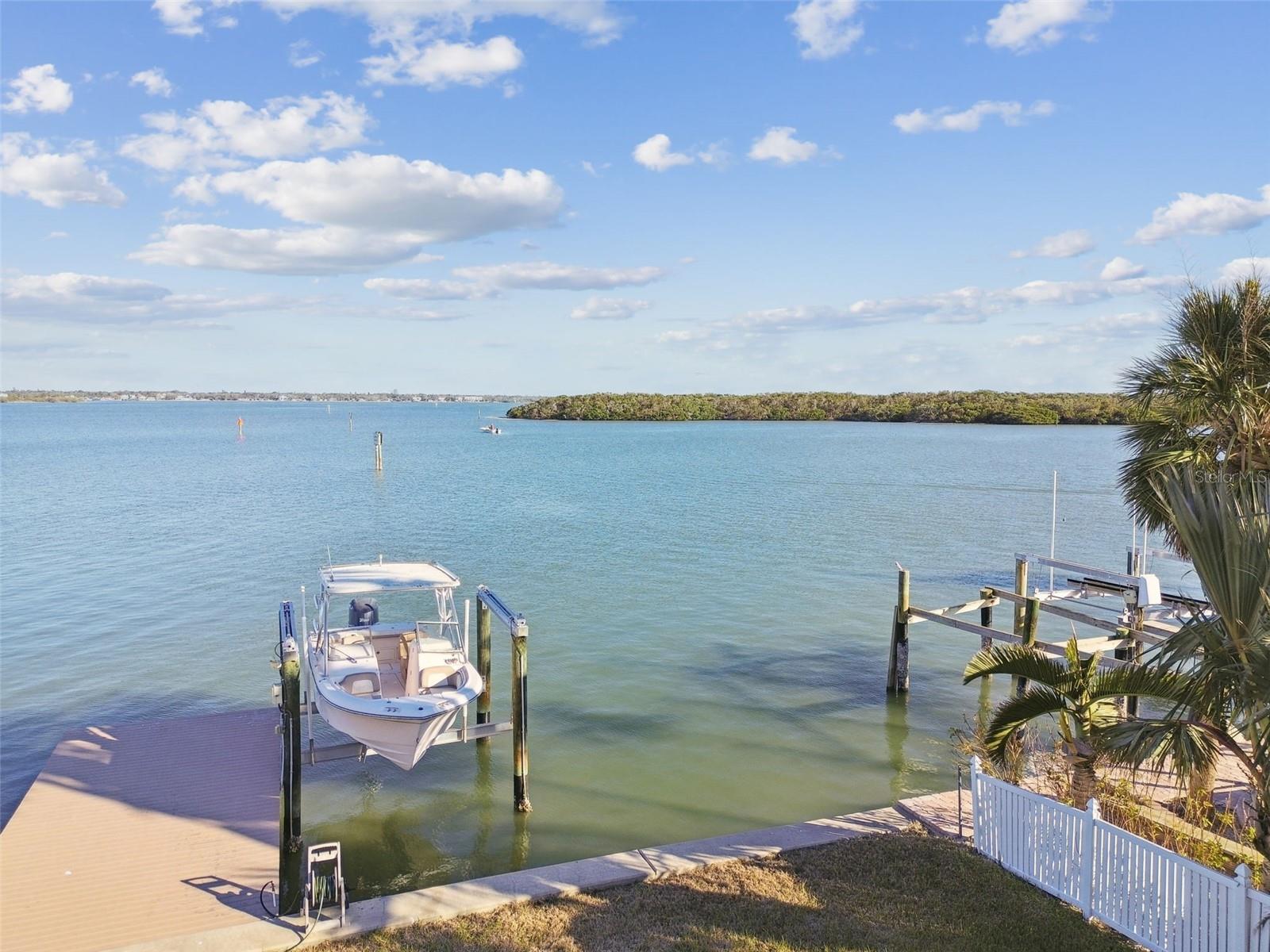 529 JOHNS PASS AVE, MADEIRA BEACH, FL, 33708