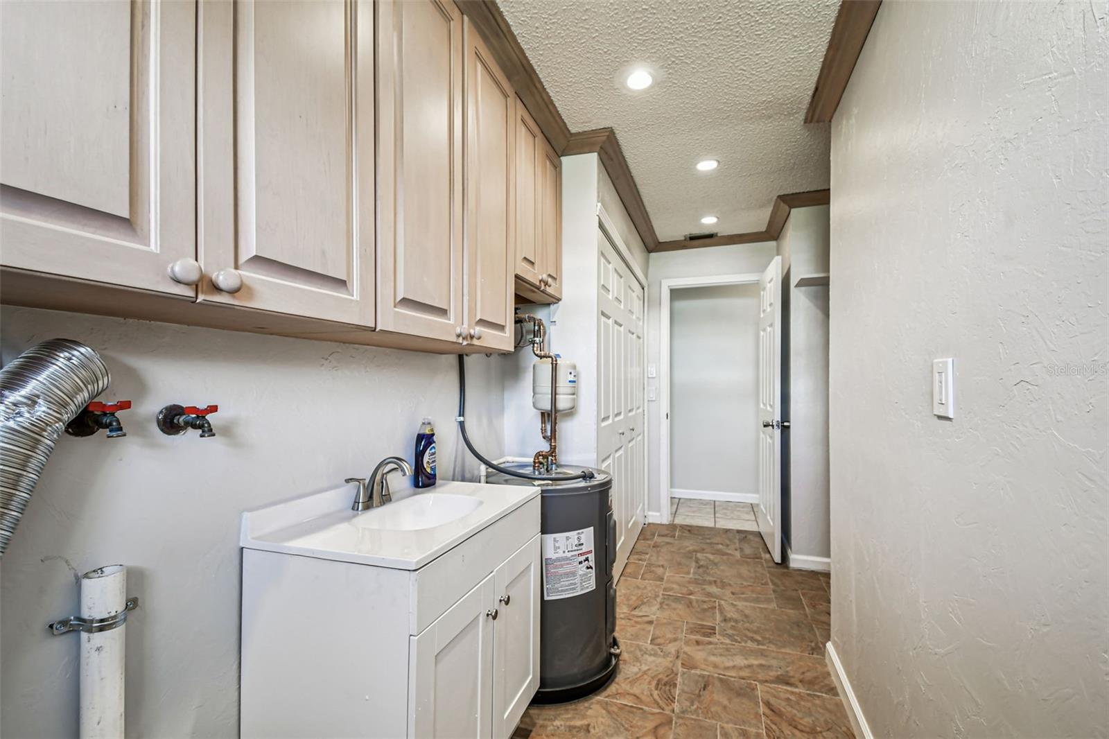 529 JOHNS PASS AVE, MADEIRA BEACH, FL, 33708