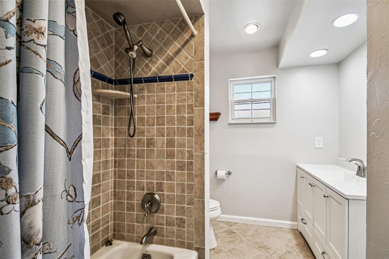 529 JOHNS PASS AVE, MADEIRA BEACH, FL, 33708