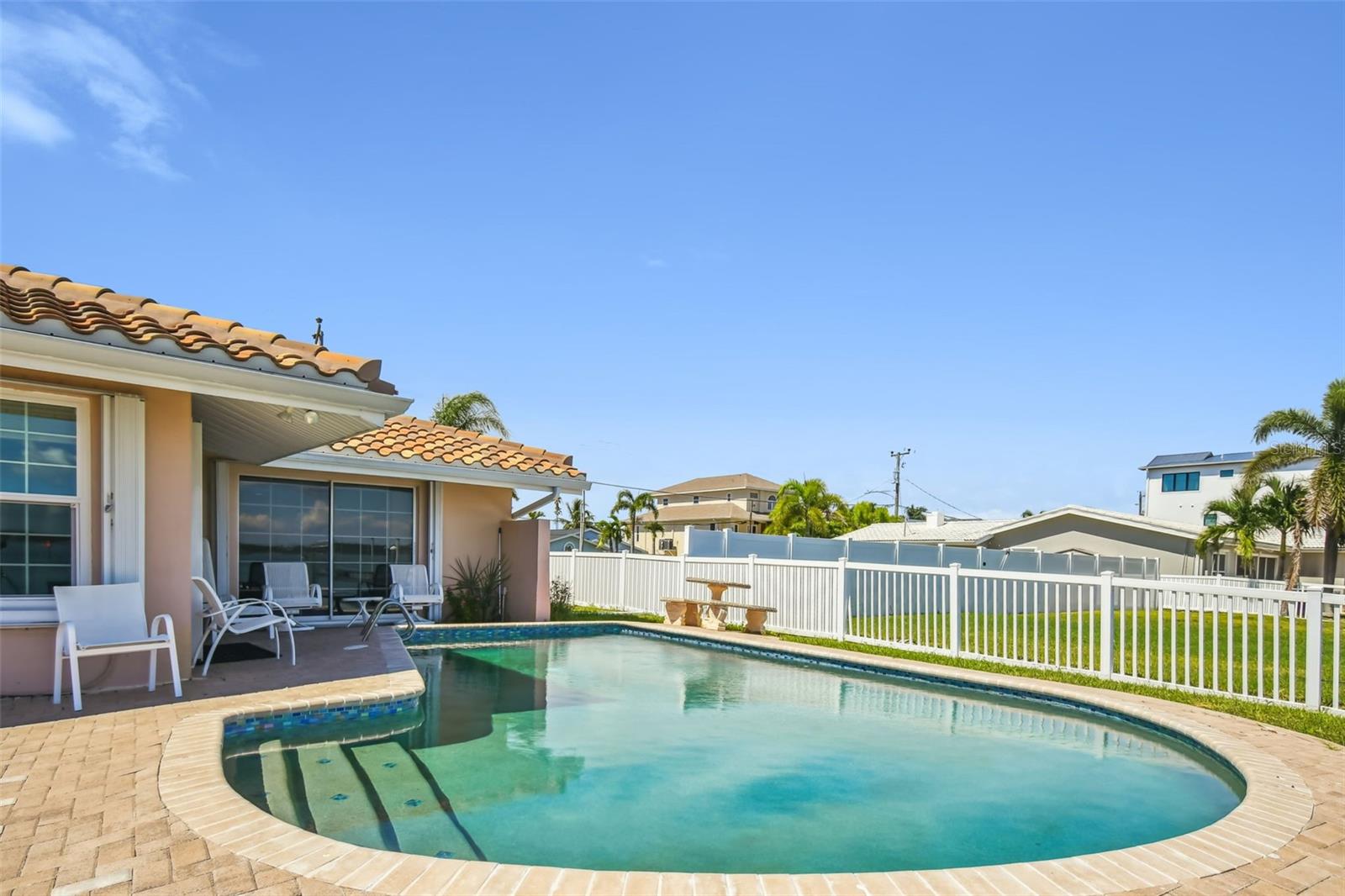 529 JOHNS PASS AVE, MADEIRA BEACH, FL, 33708
