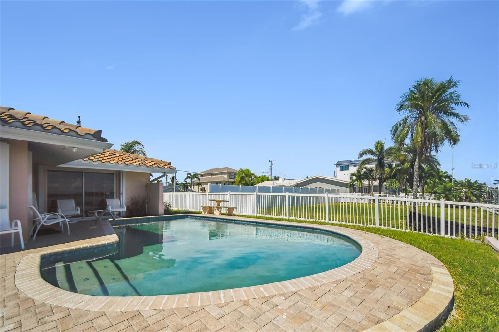 529 JOHNS PASS AVE, MADEIRA BEACH, FL, 33708