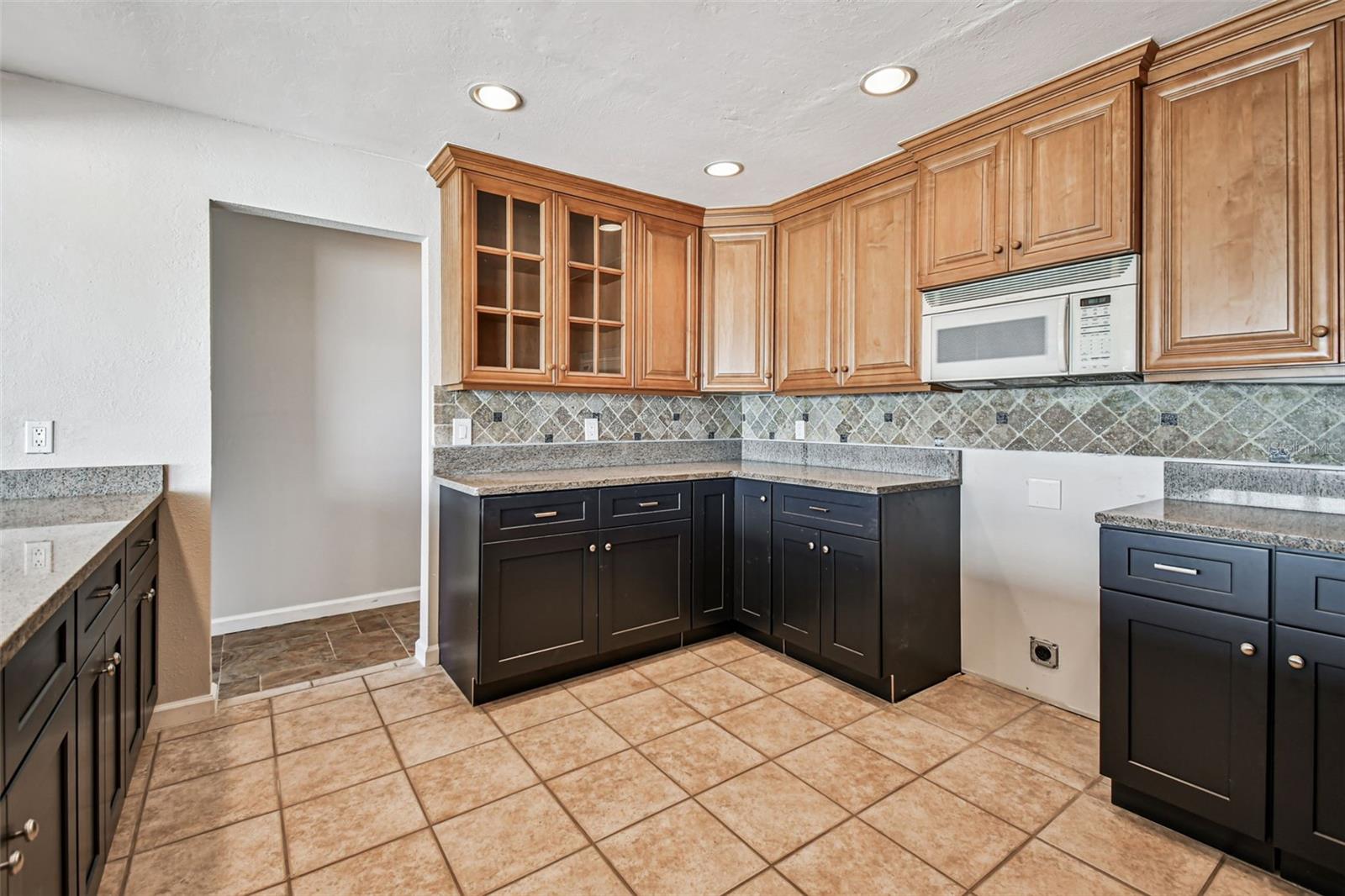 529 JOHNS PASS AVE, MADEIRA BEACH, FL, 33708