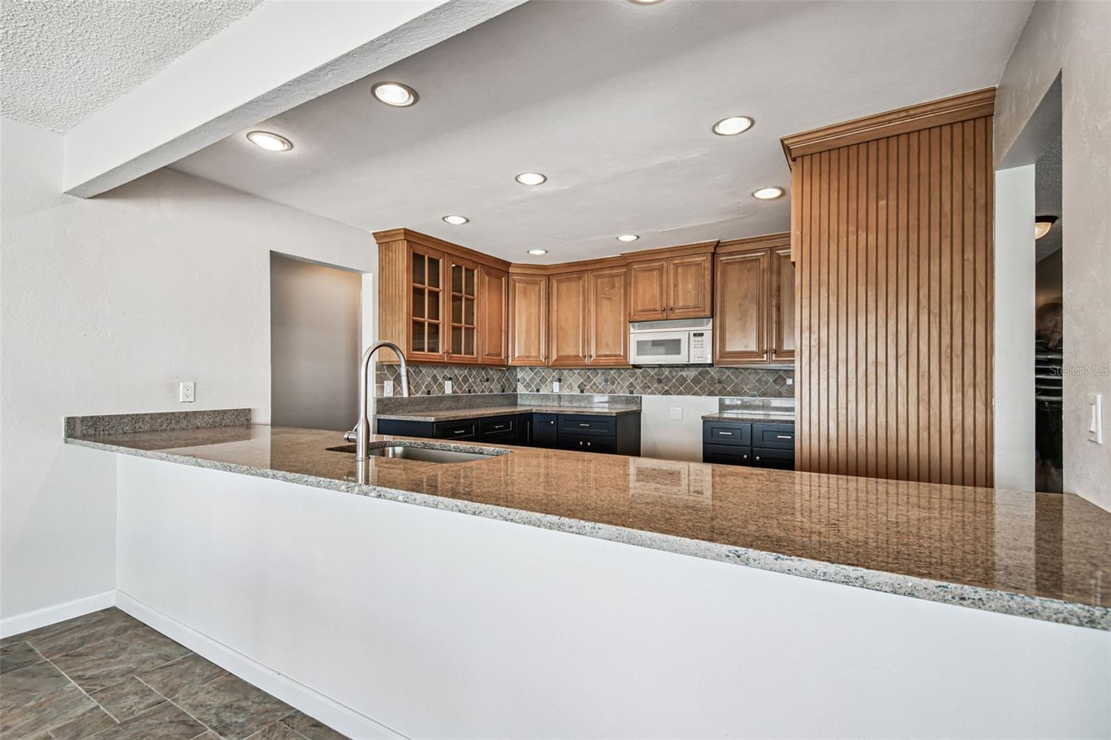 529 JOHNS PASS AVE, MADEIRA BEACH, FL, 33708