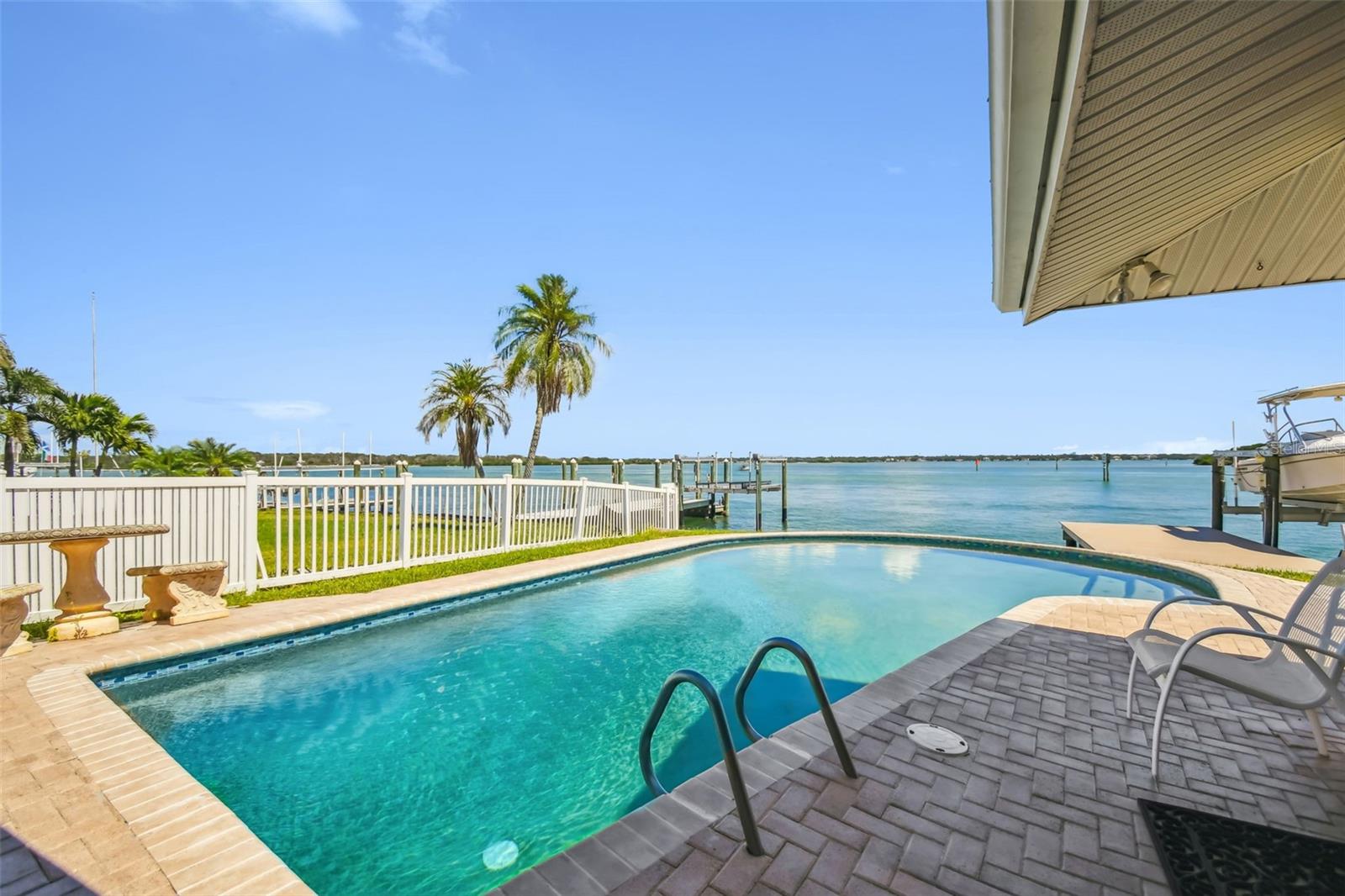 529 JOHNS PASS AVE, MADEIRA BEACH, FL, 33708