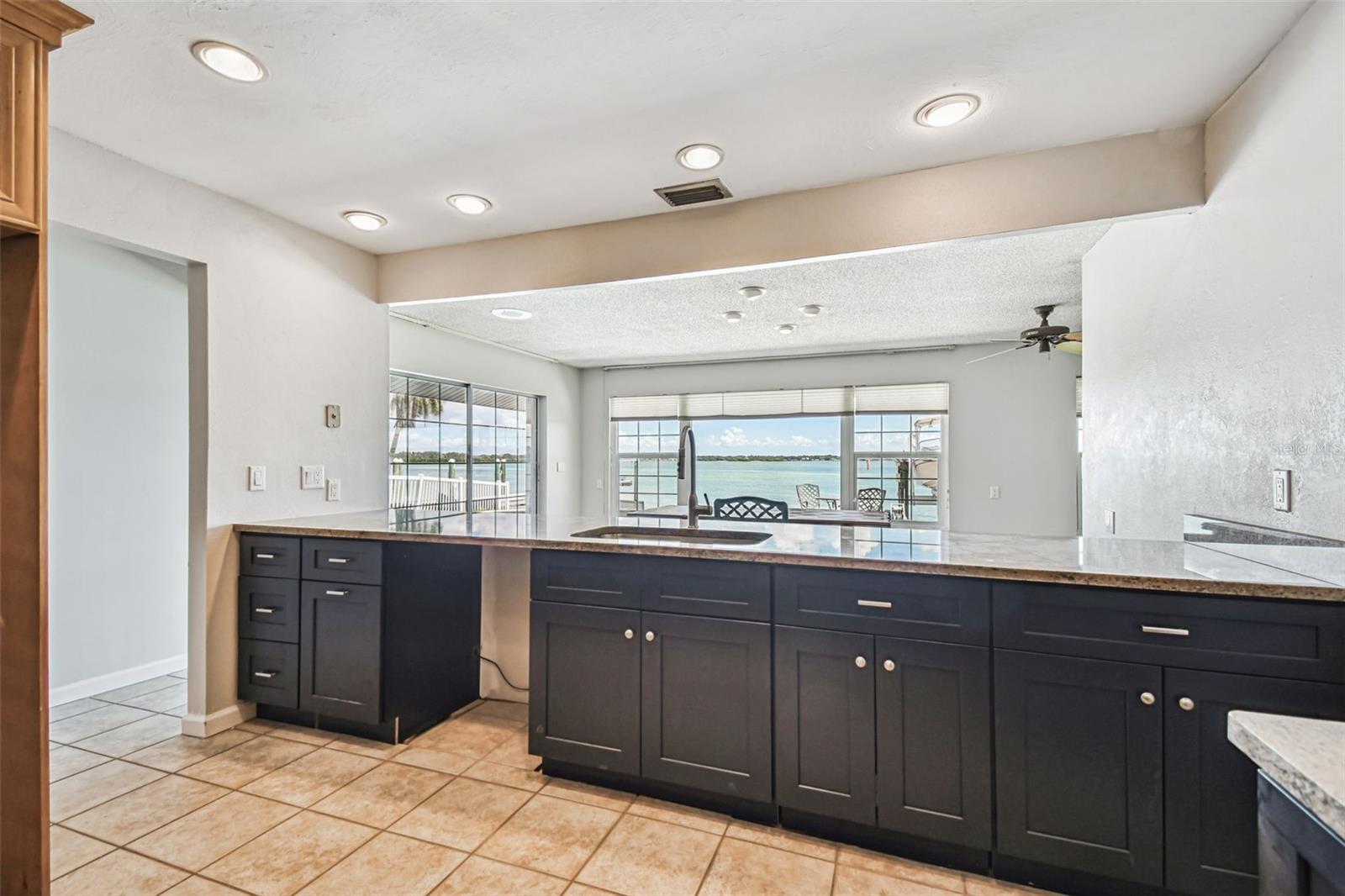 529 JOHNS PASS AVE, MADEIRA BEACH, FL, 33708