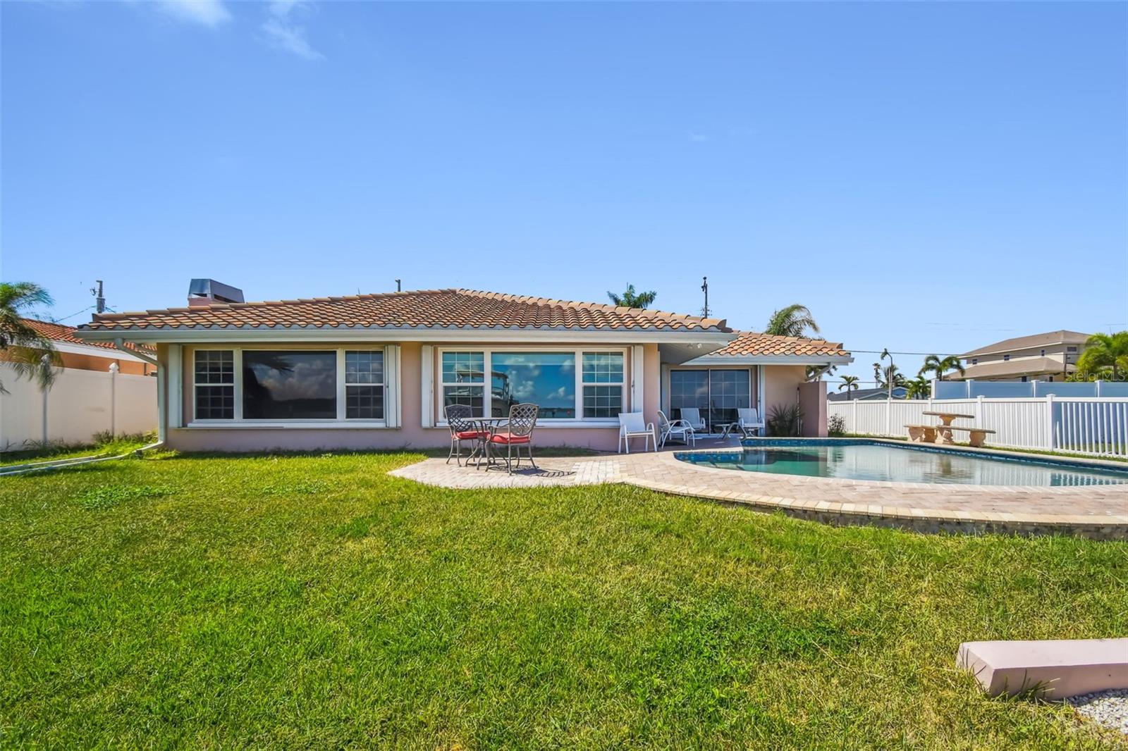 529 JOHNS PASS AVE, MADEIRA BEACH, FL, 33708