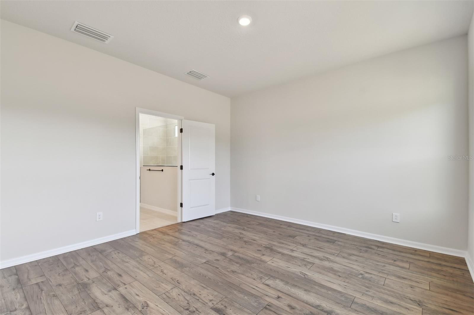 6086 SACRED OAK AVE, MOUNT DORA, FL, 32757