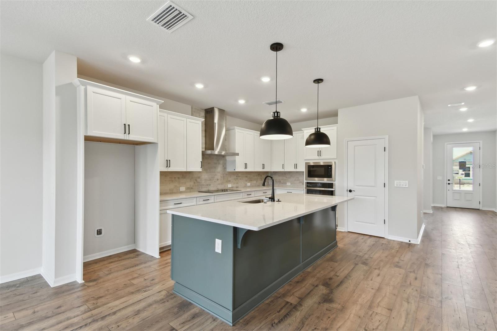 6086 SACRED OAK AVE, MOUNT DORA, FL, 32757