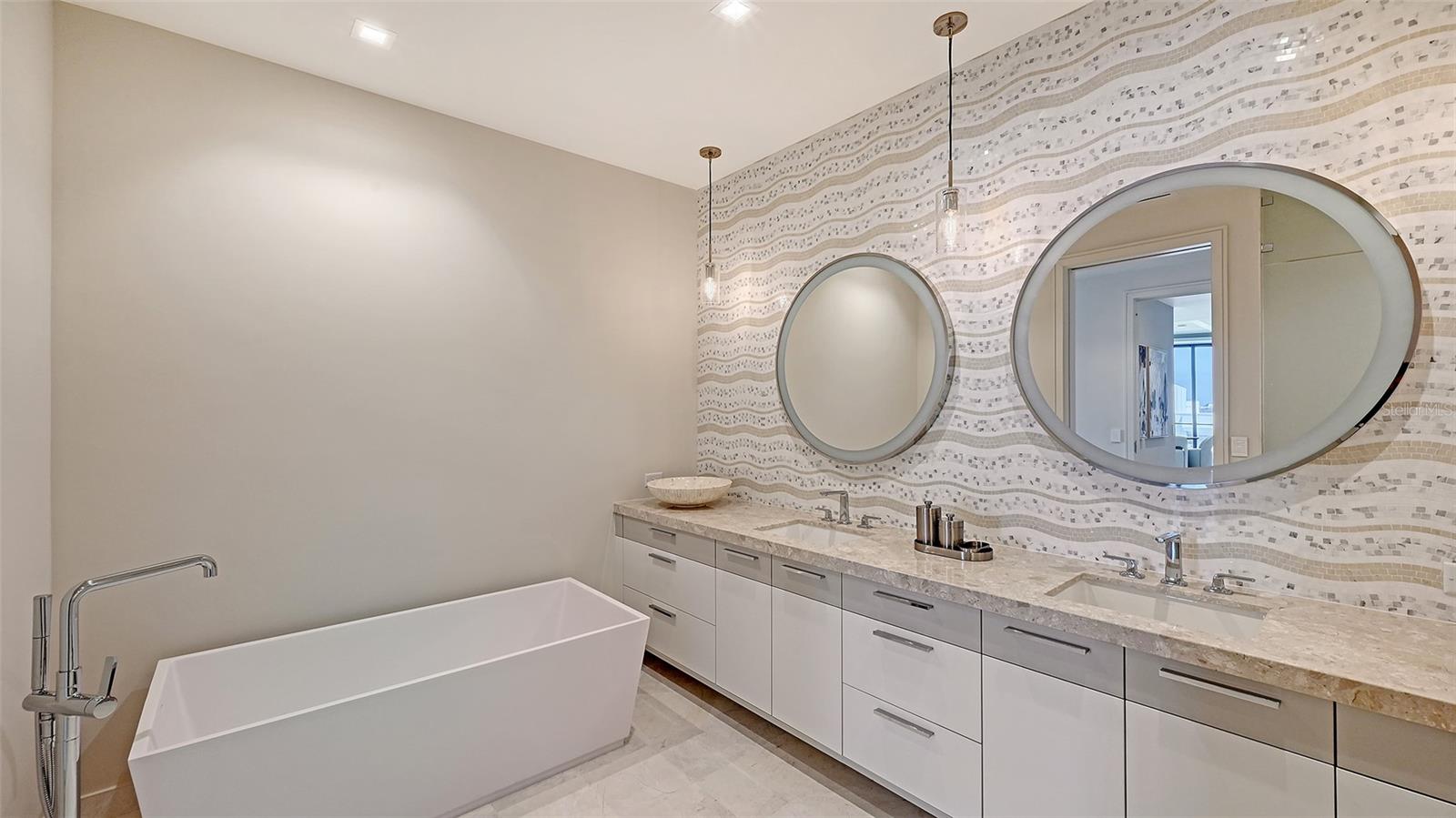 A4627935 Property Photo