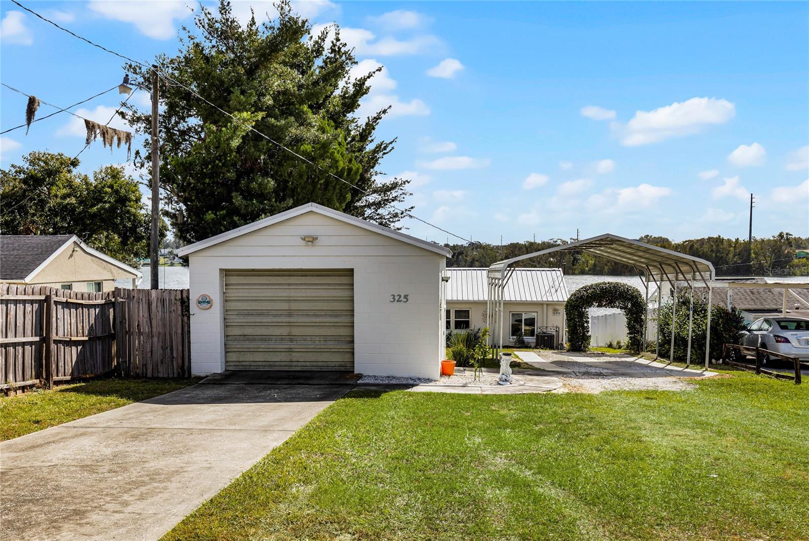 325 LAKEFRONT CT, EUSTIS, FL, 32726