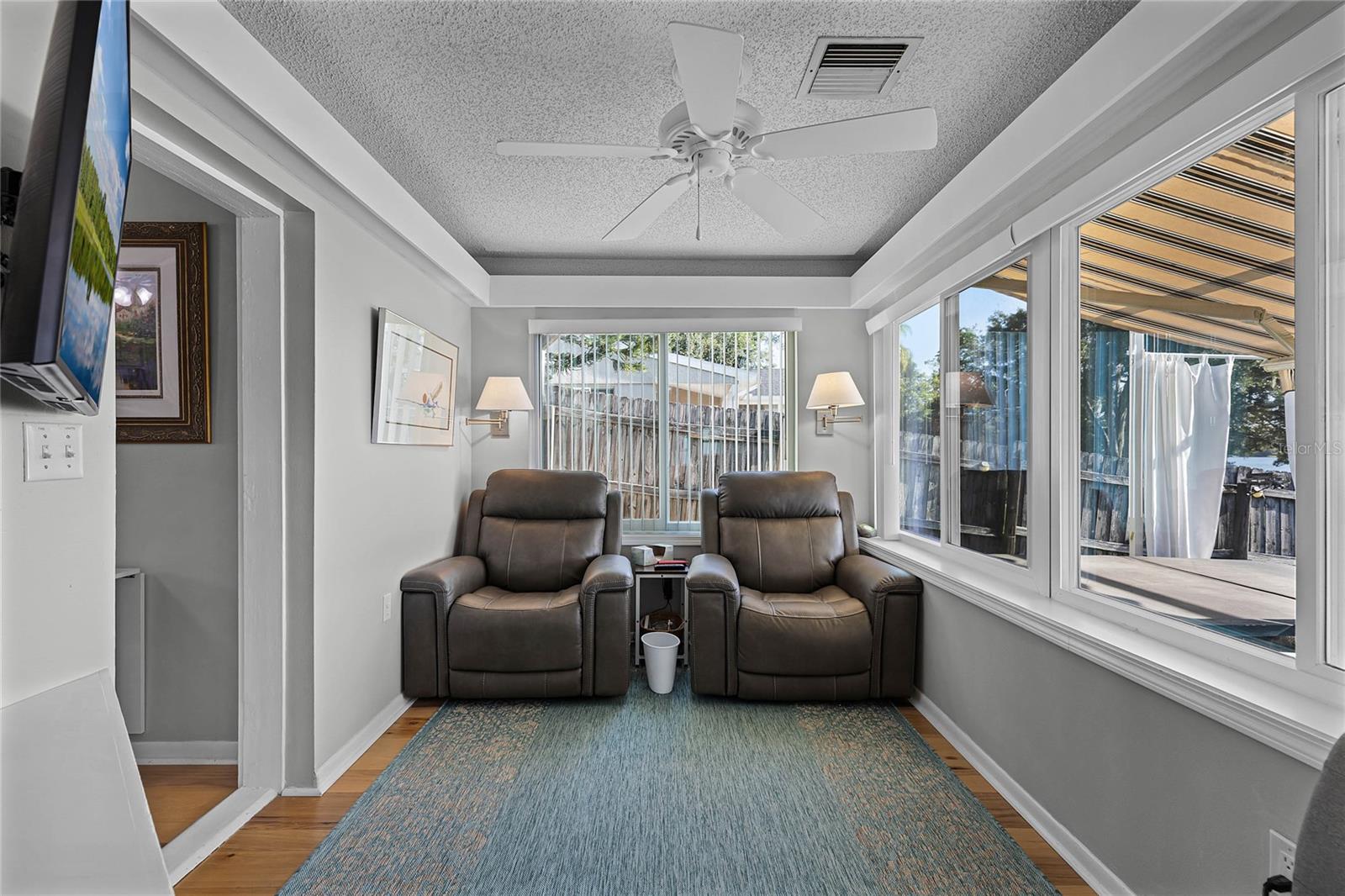 325 LAKEFRONT CT, EUSTIS, FL, 32726