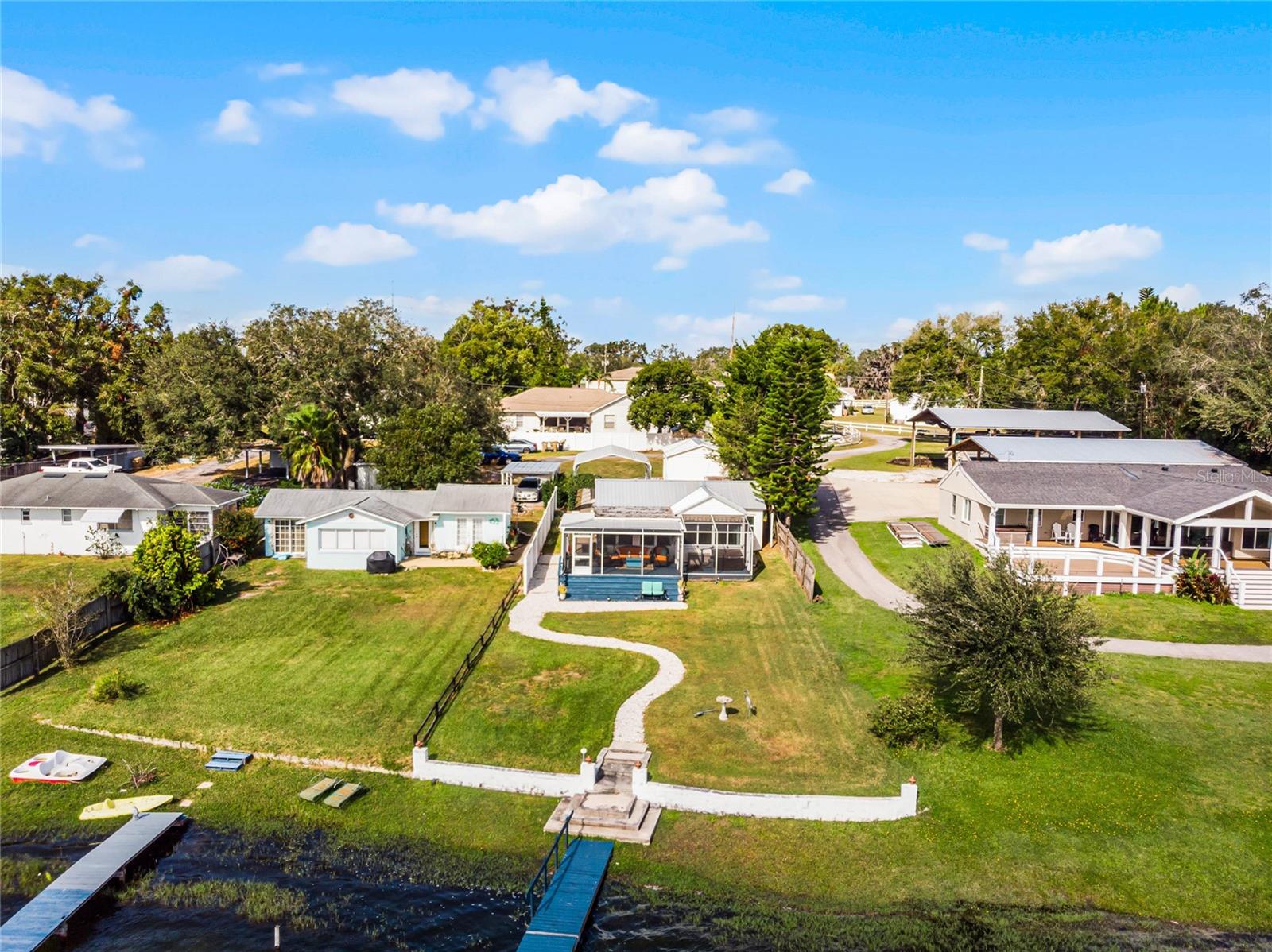 325 LAKEFRONT CT, EUSTIS, FL, 32726