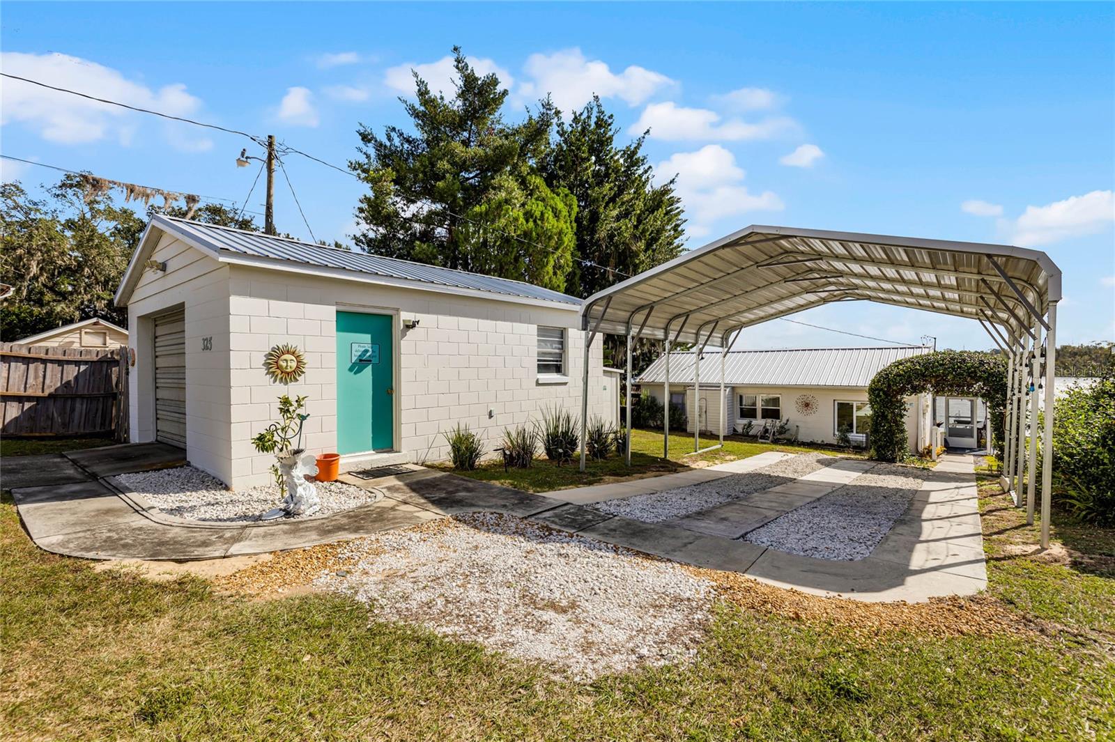 325 LAKEFRONT CT, EUSTIS, FL, 32726