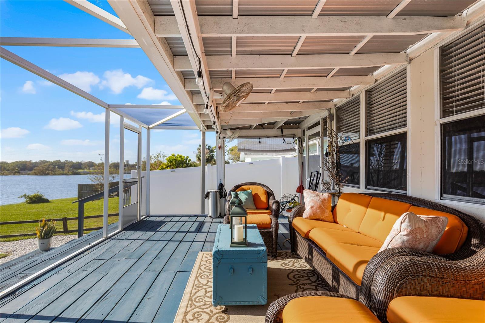 325 LAKEFRONT CT, EUSTIS, FL, 32726