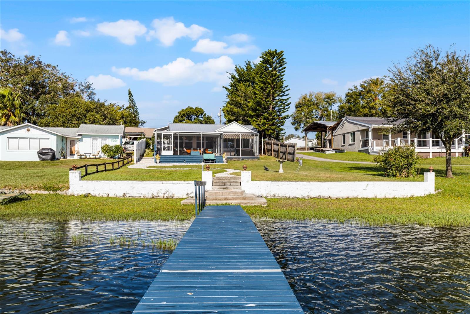 325 LAKEFRONT CT, EUSTIS, FL, 32726