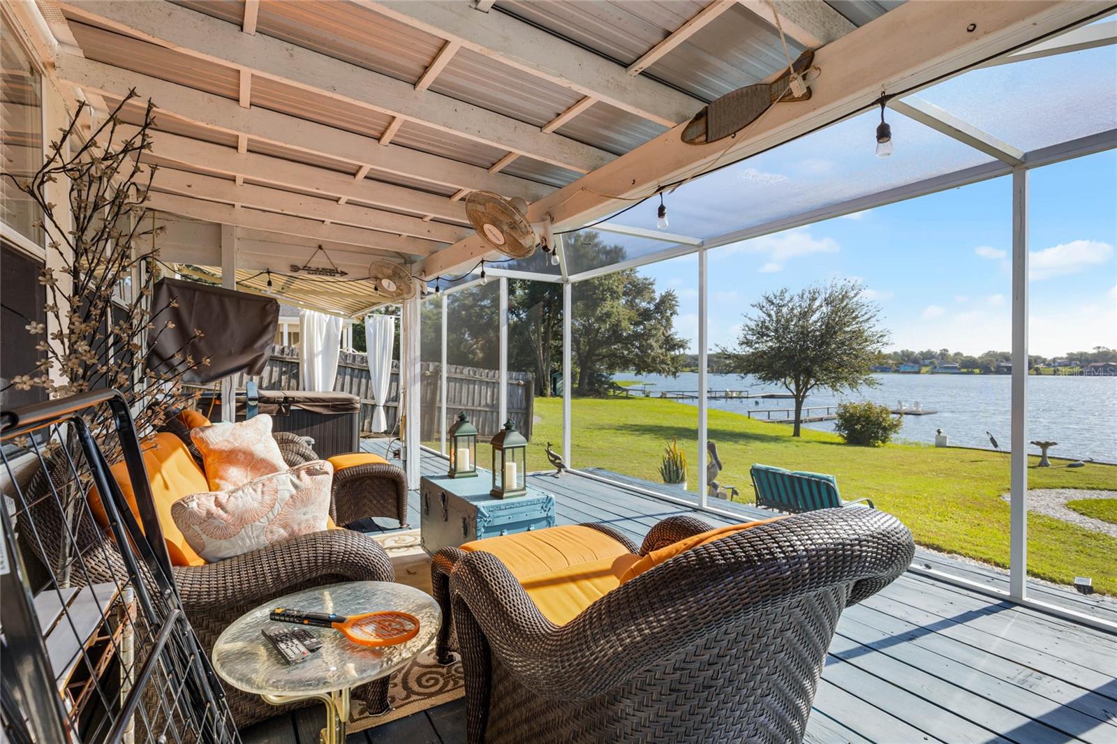 325 LAKEFRONT CT, EUSTIS, FL, 32726
