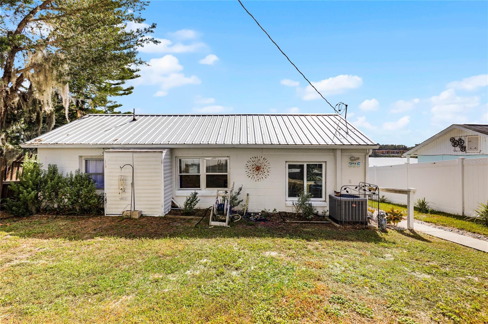 325 LAKEFRONT CT, EUSTIS, FL, 32726