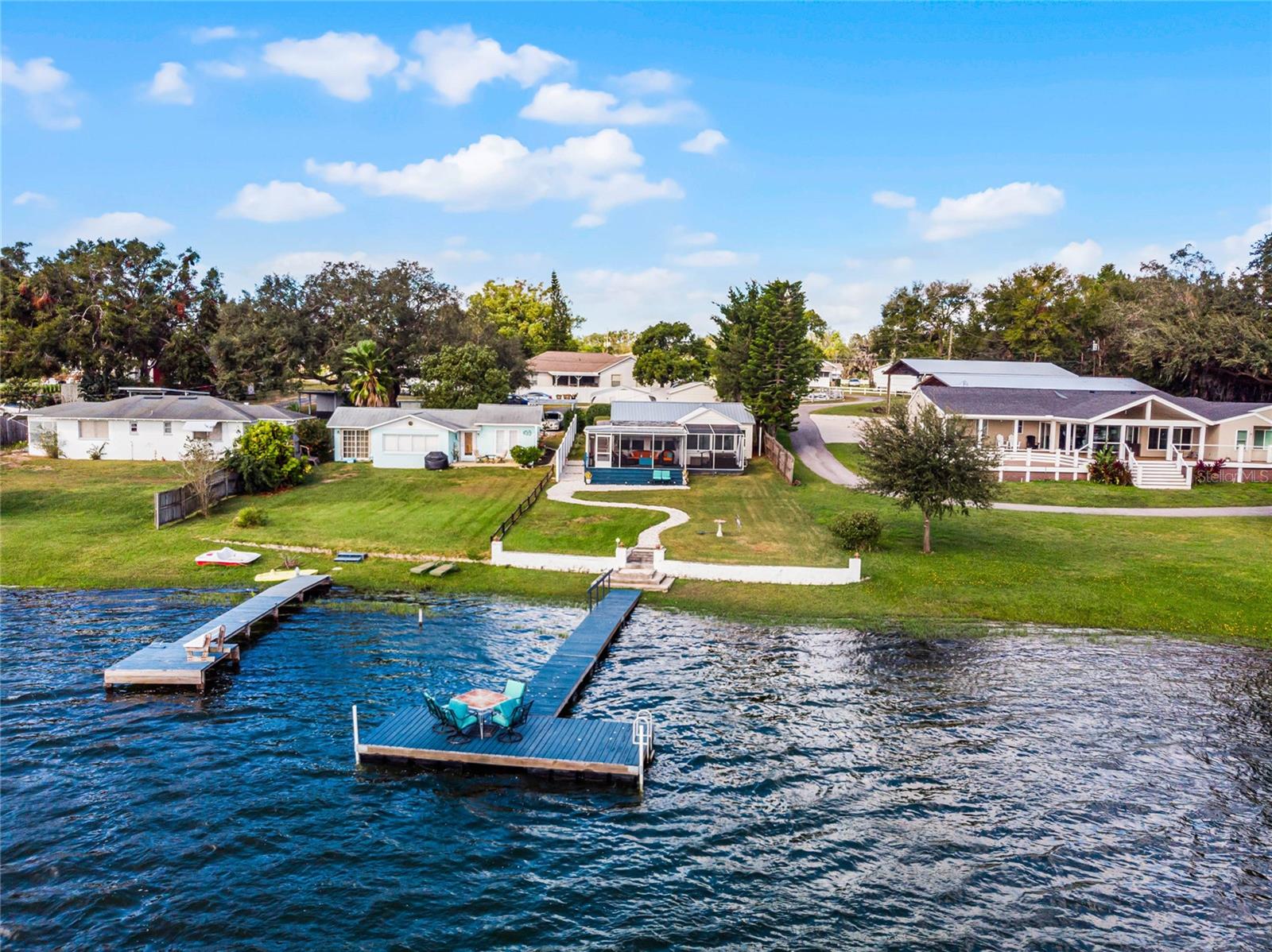 325 LAKEFRONT CT, EUSTIS, FL, 32726