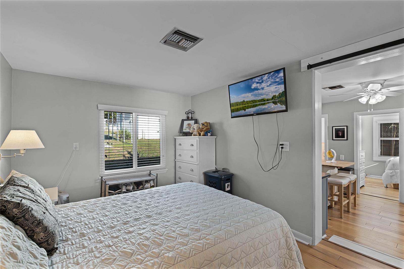 325 LAKEFRONT CT, EUSTIS, FL, 32726