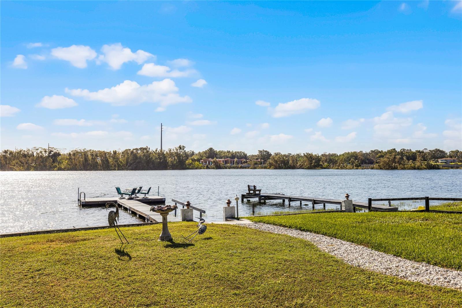 325 LAKEFRONT CT, EUSTIS, FL, 32726