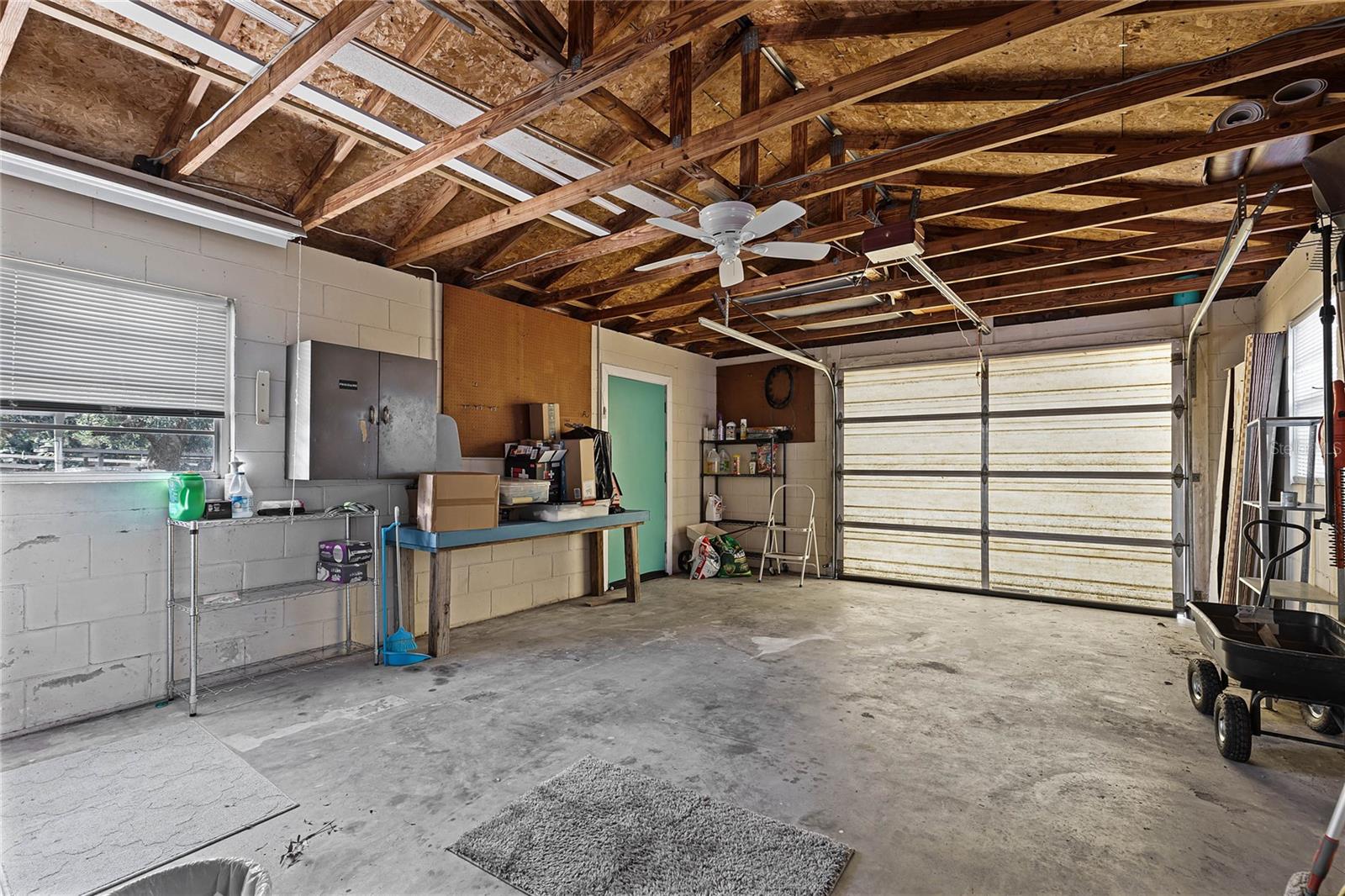 325 LAKEFRONT CT, EUSTIS, FL, 32726