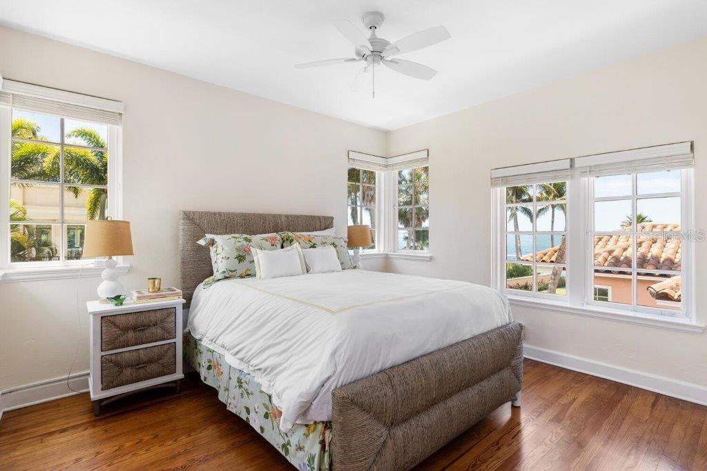 4511 BAY SHORE RD, SARASOTA, FL, 34234