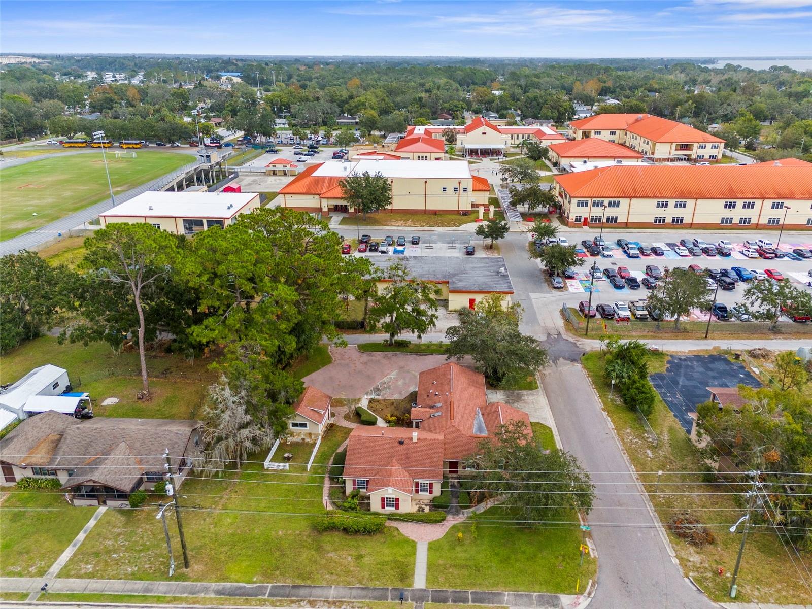 604 N SINCLAIR AVE, TAVARES, FL, 32778