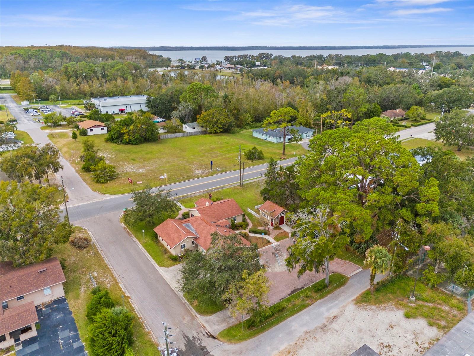 604 N SINCLAIR AVE, TAVARES, FL, 32778