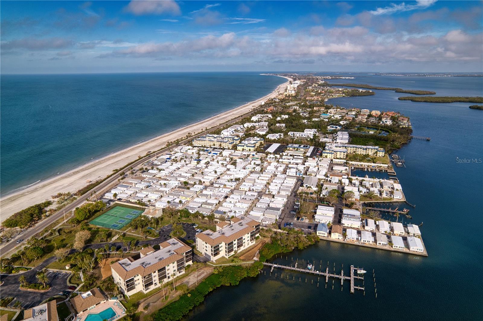 88 TWIN SHORES BLVD, LONGBOAT KEY, FL, 34228