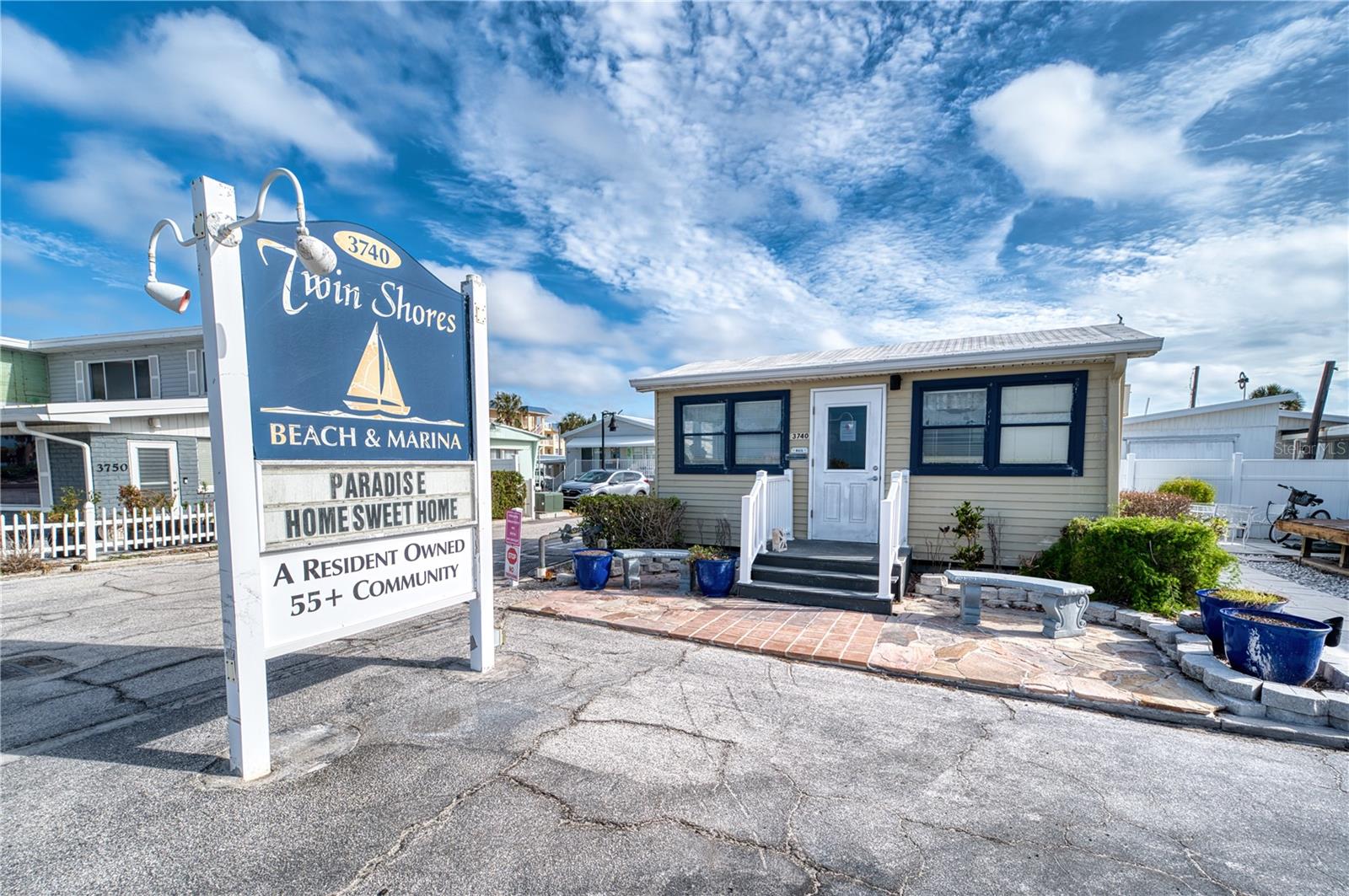 88 TWIN SHORES BLVD, LONGBOAT KEY, FL, 34228