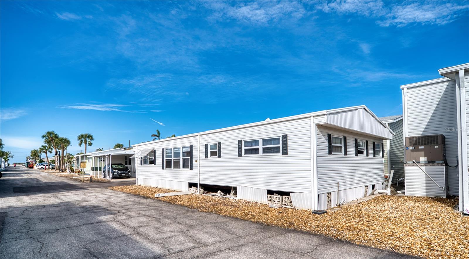 88 TWIN SHORES BLVD, LONGBOAT KEY, FL, 34228
