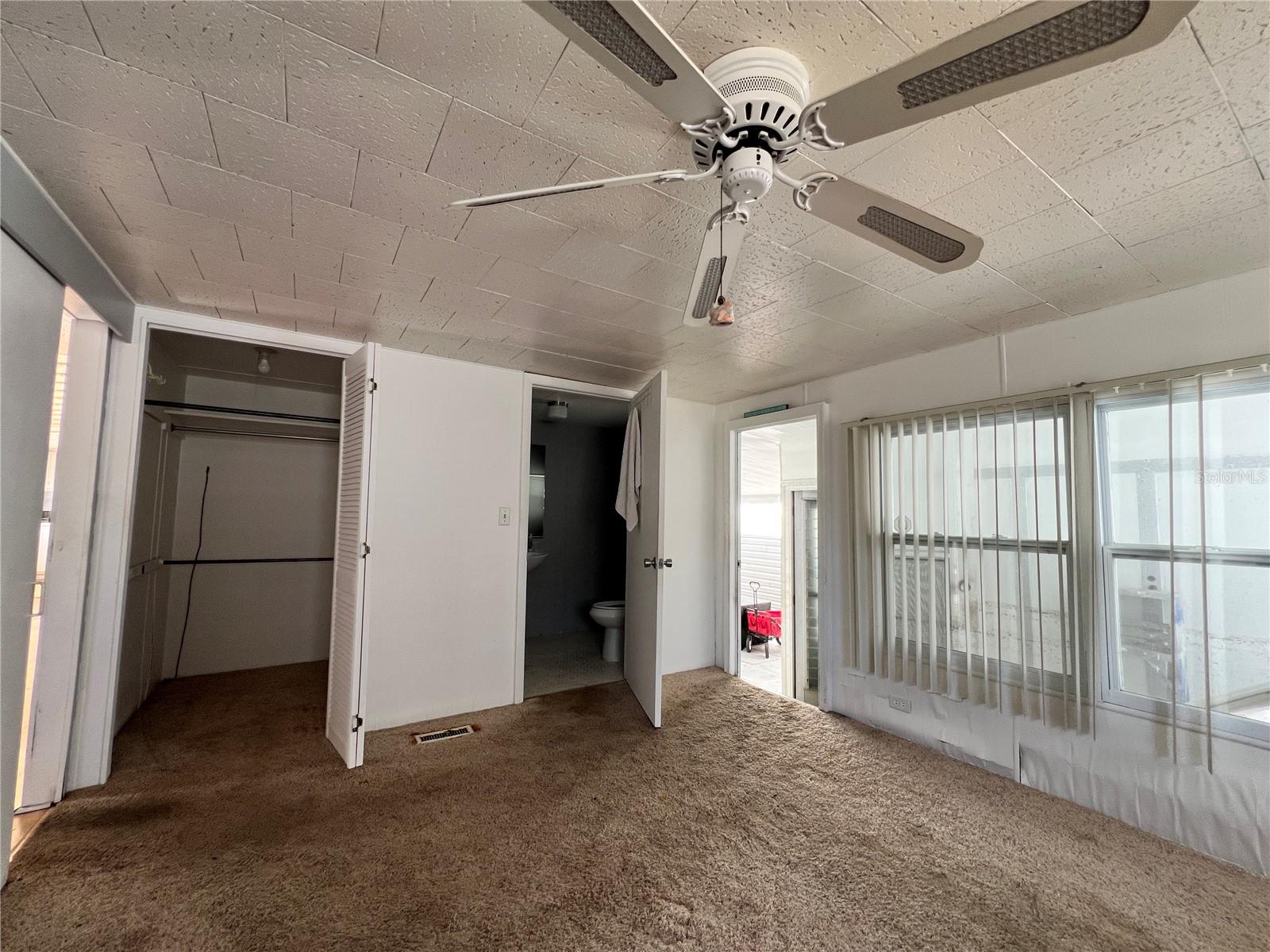 88 TWIN SHORES BLVD, LONGBOAT KEY, FL, 34228