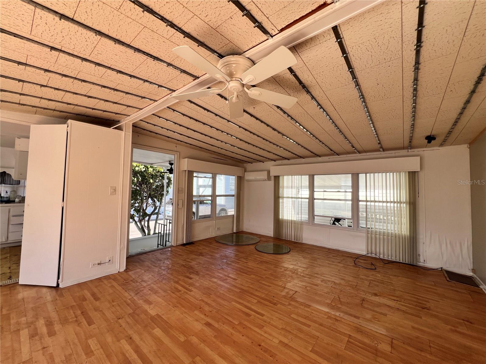 88 TWIN SHORES BLVD, LONGBOAT KEY, FL, 34228