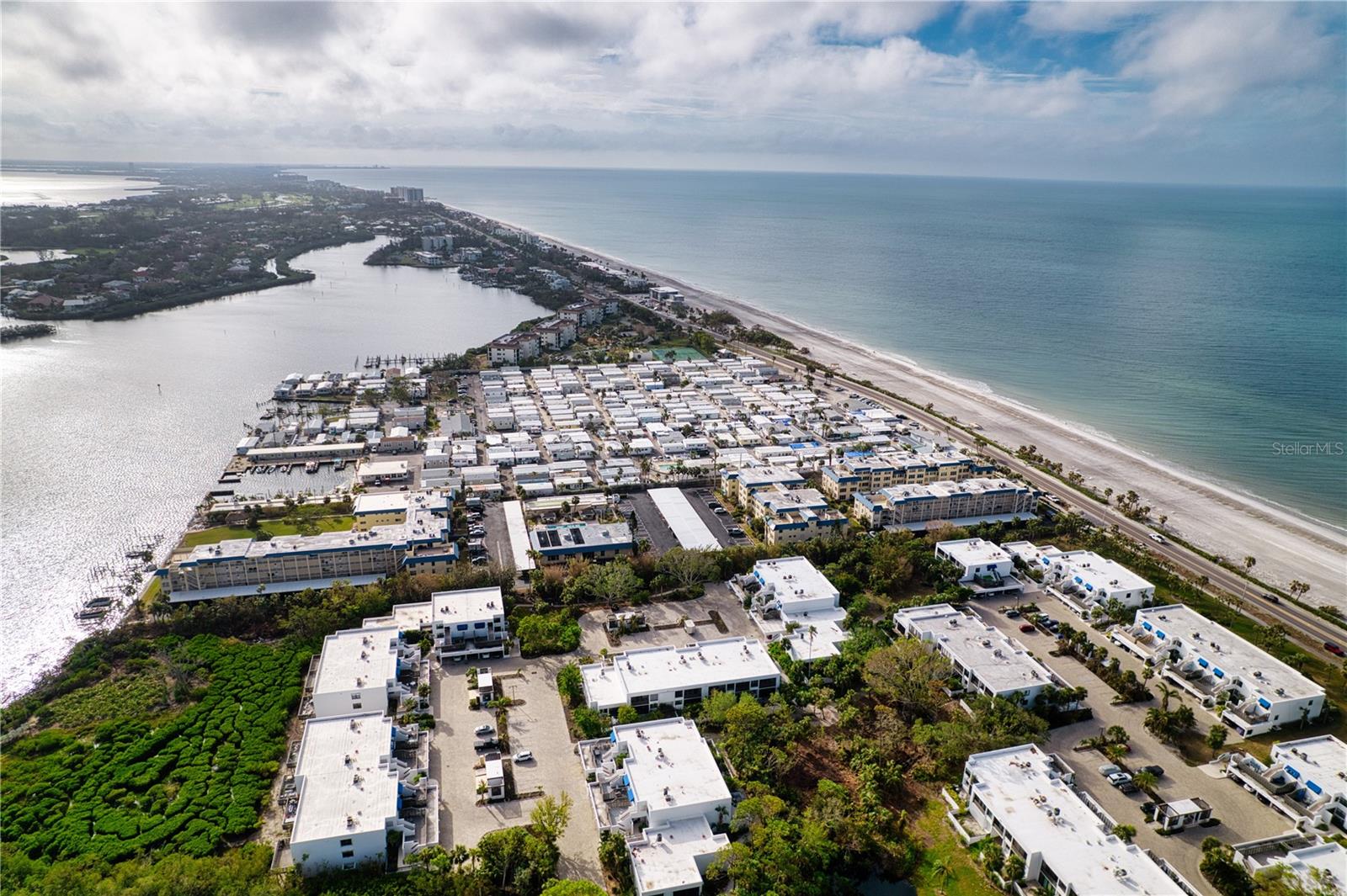 88 TWIN SHORES BLVD, LONGBOAT KEY, FL, 34228