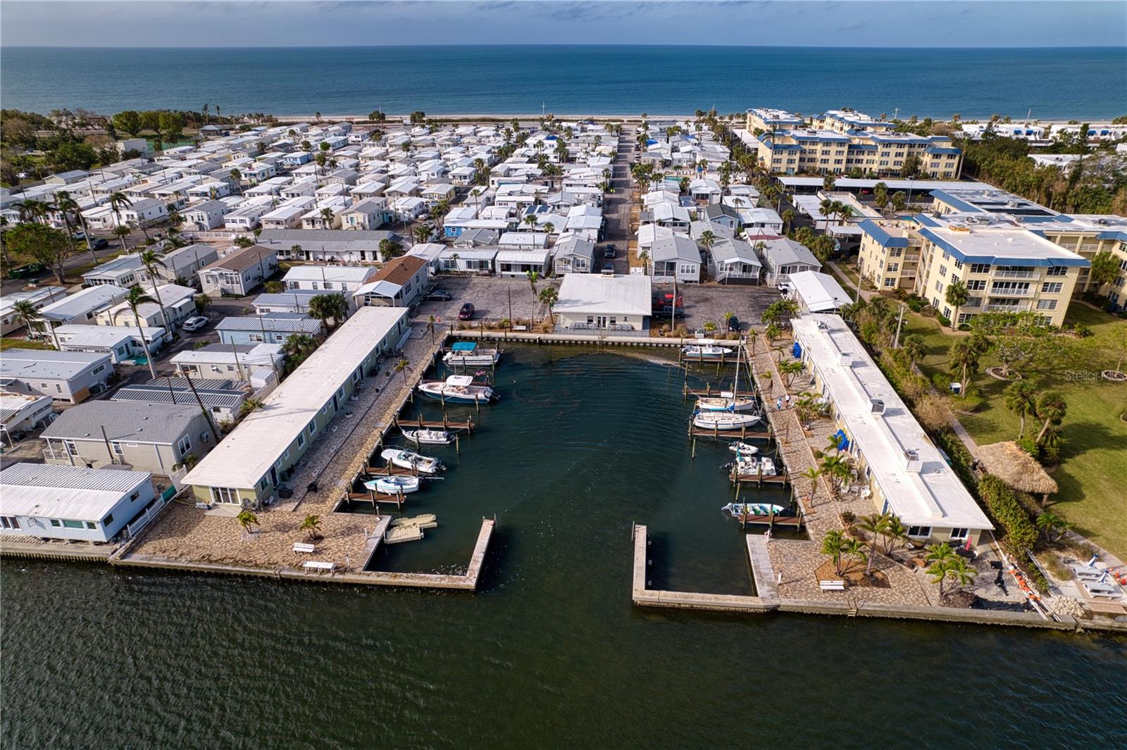 88 TWIN SHORES BLVD, LONGBOAT KEY, FL, 34228