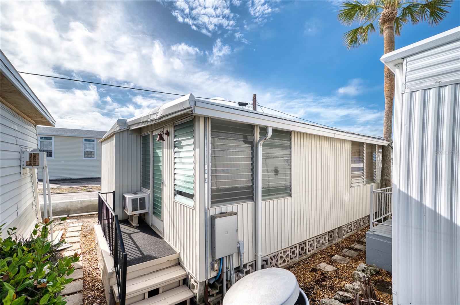 79 TWIN SHORES BLVD, LONGBOAT KEY, FL, 34228