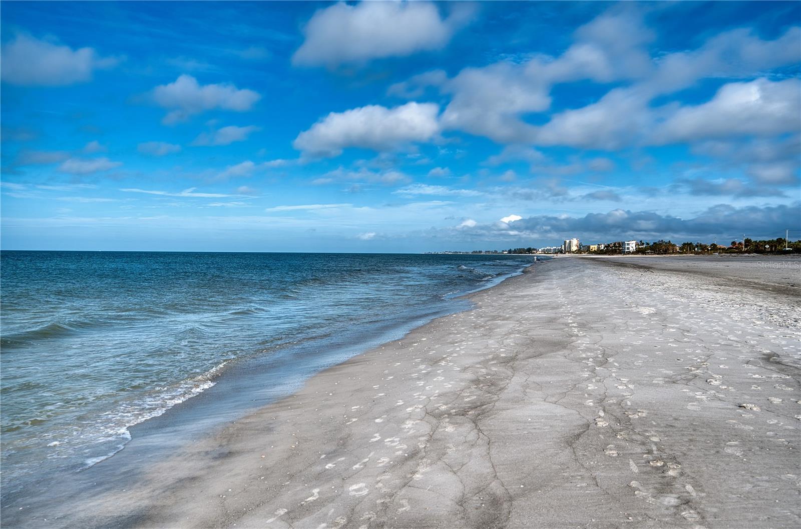 79 TWIN SHORES BLVD, LONGBOAT KEY, FL, 34228
