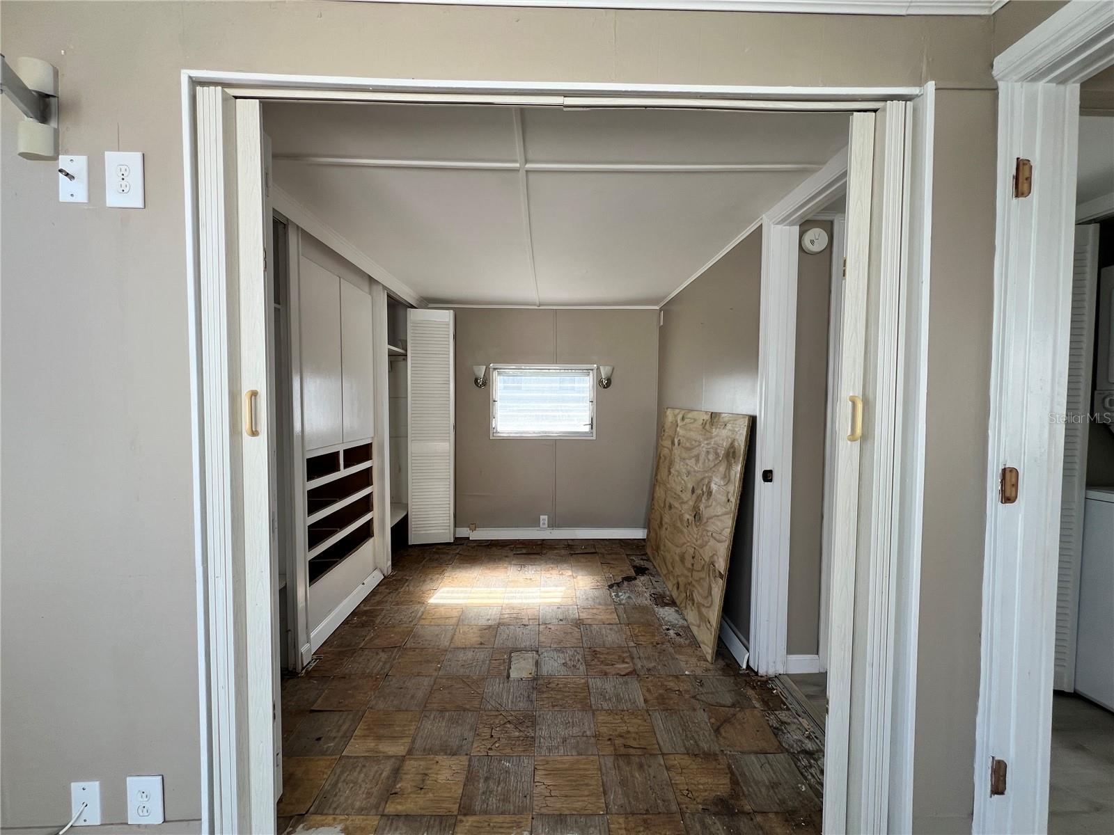 79 TWIN SHORES BLVD, LONGBOAT KEY, FL, 34228
