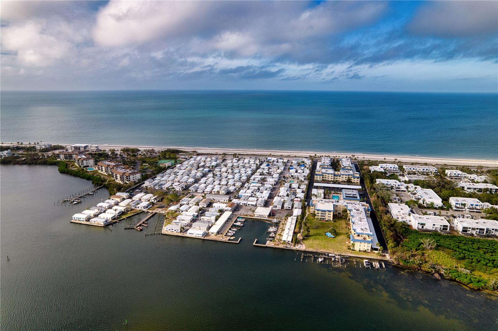 79 TWIN SHORES BLVD, LONGBOAT KEY, FL, 34228