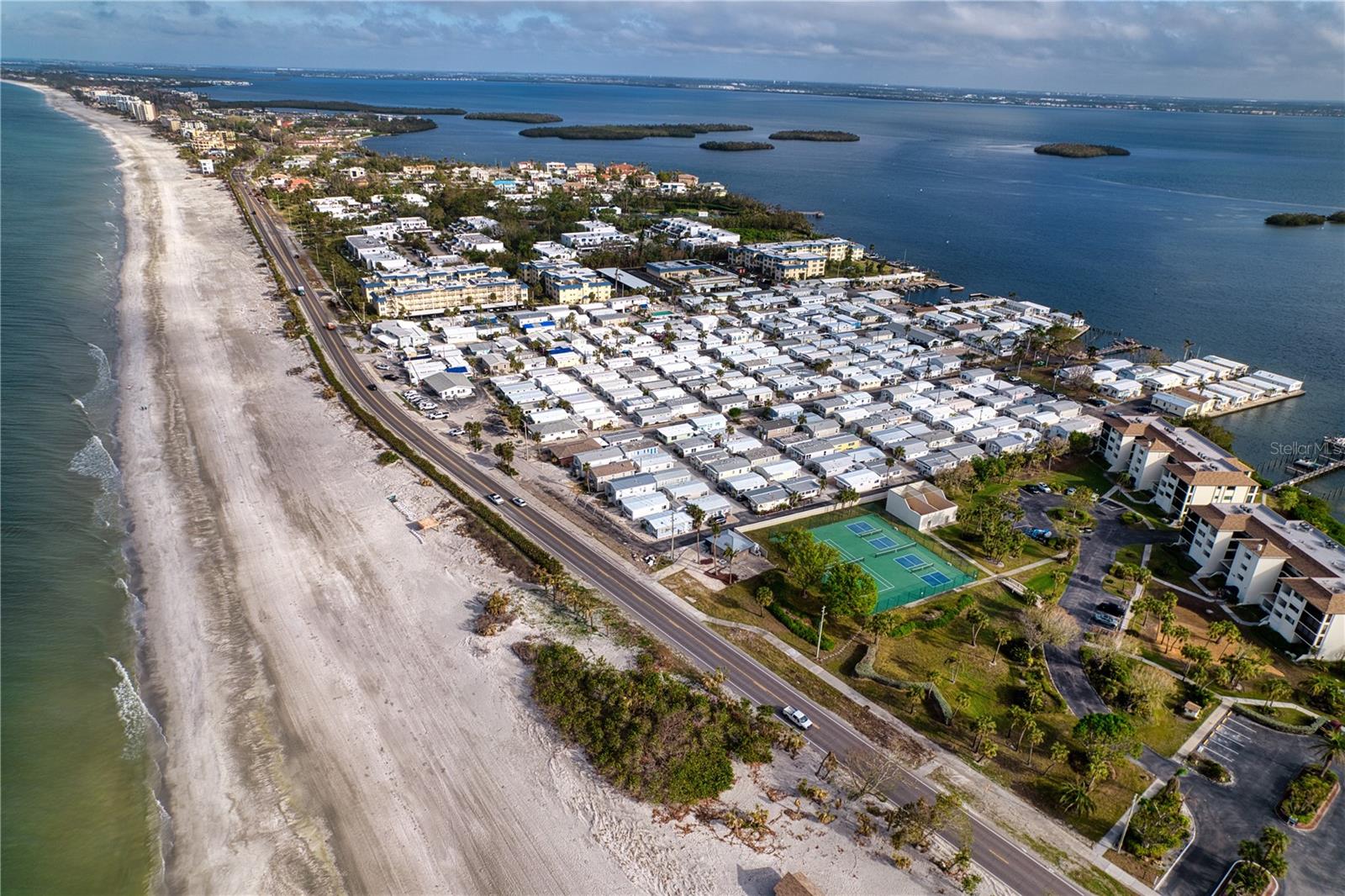 79 TWIN SHORES BLVD, LONGBOAT KEY, FL, 34228
