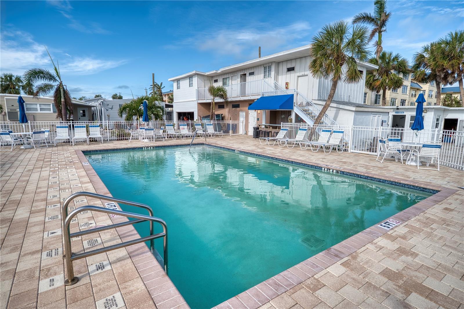 79 TWIN SHORES BLVD, LONGBOAT KEY, FL, 34228