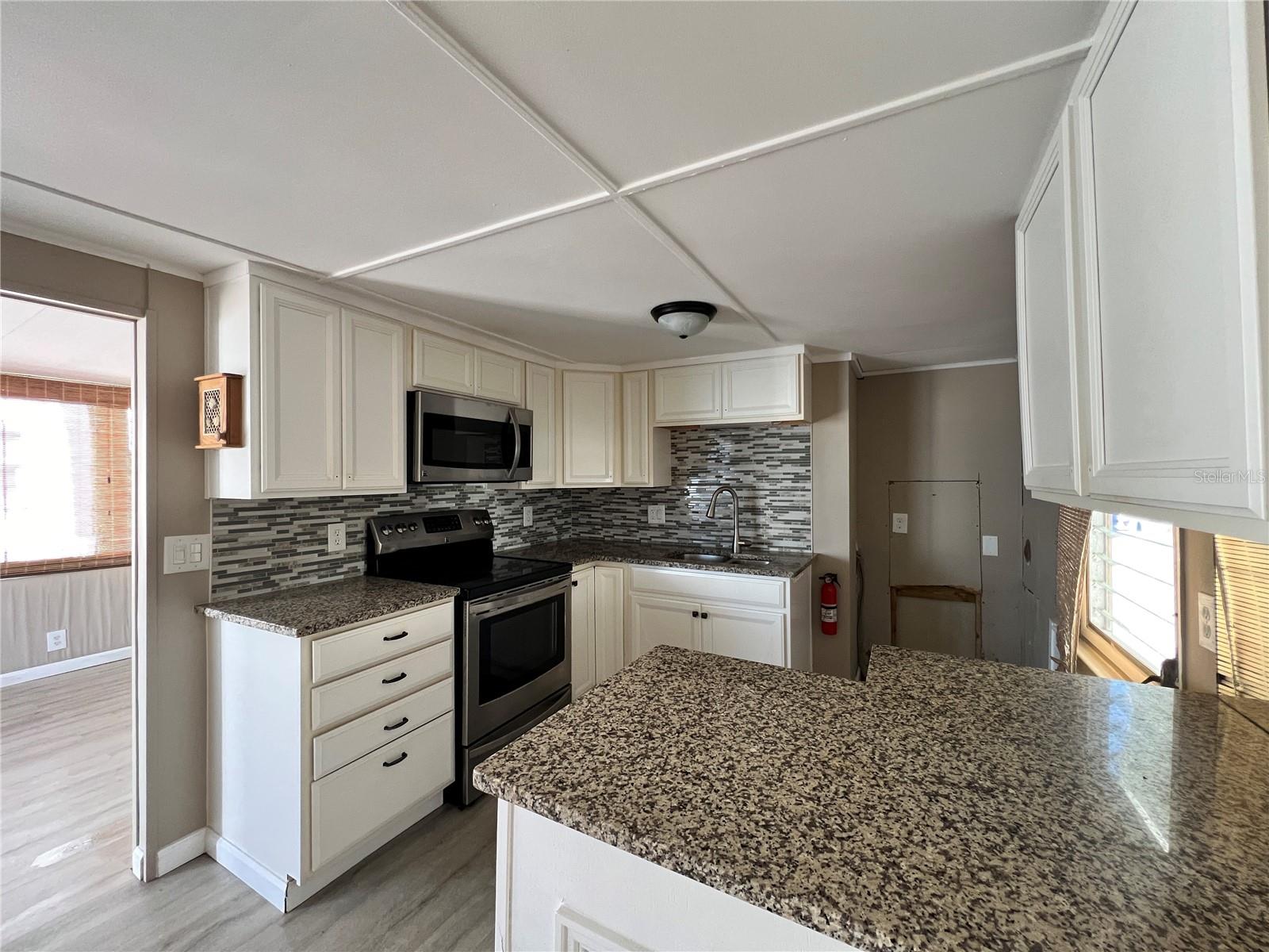 79 TWIN SHORES BLVD, LONGBOAT KEY, FL, 34228