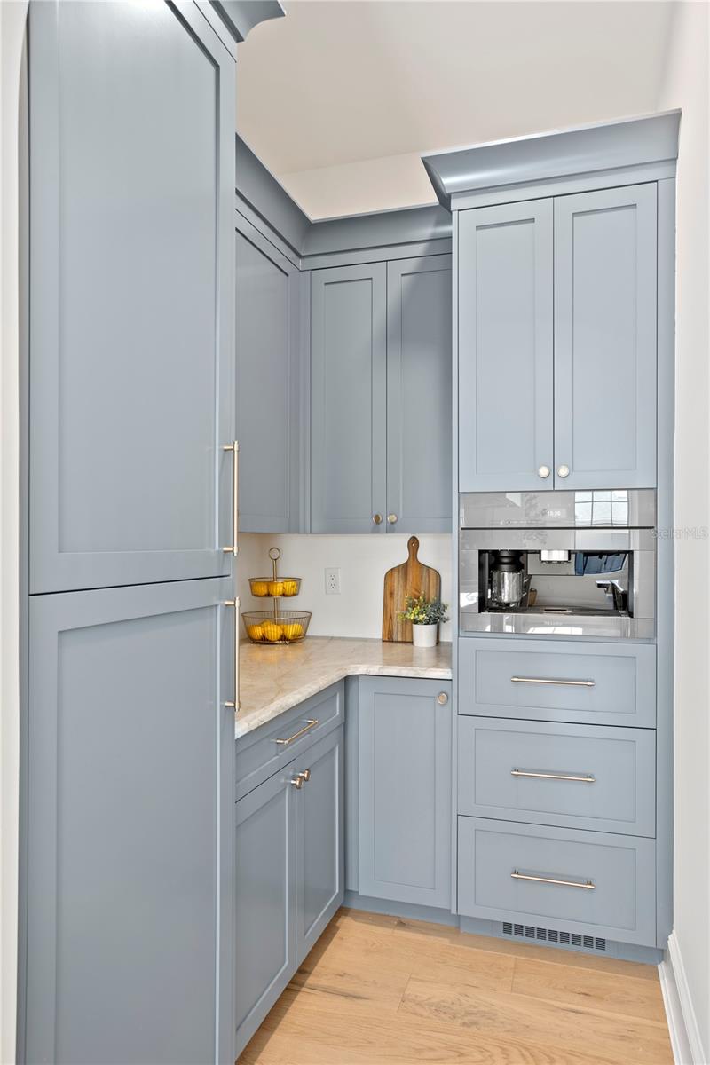 TB8317803 Property Photo