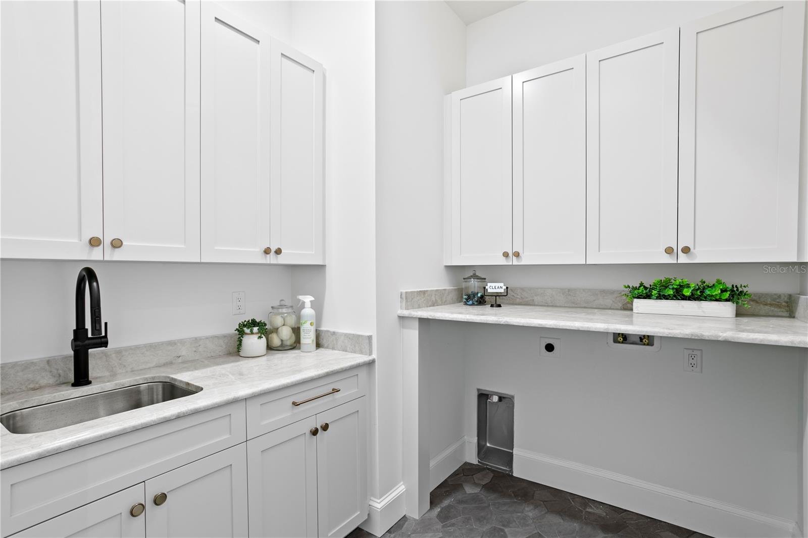 TB8317803 Property Photo