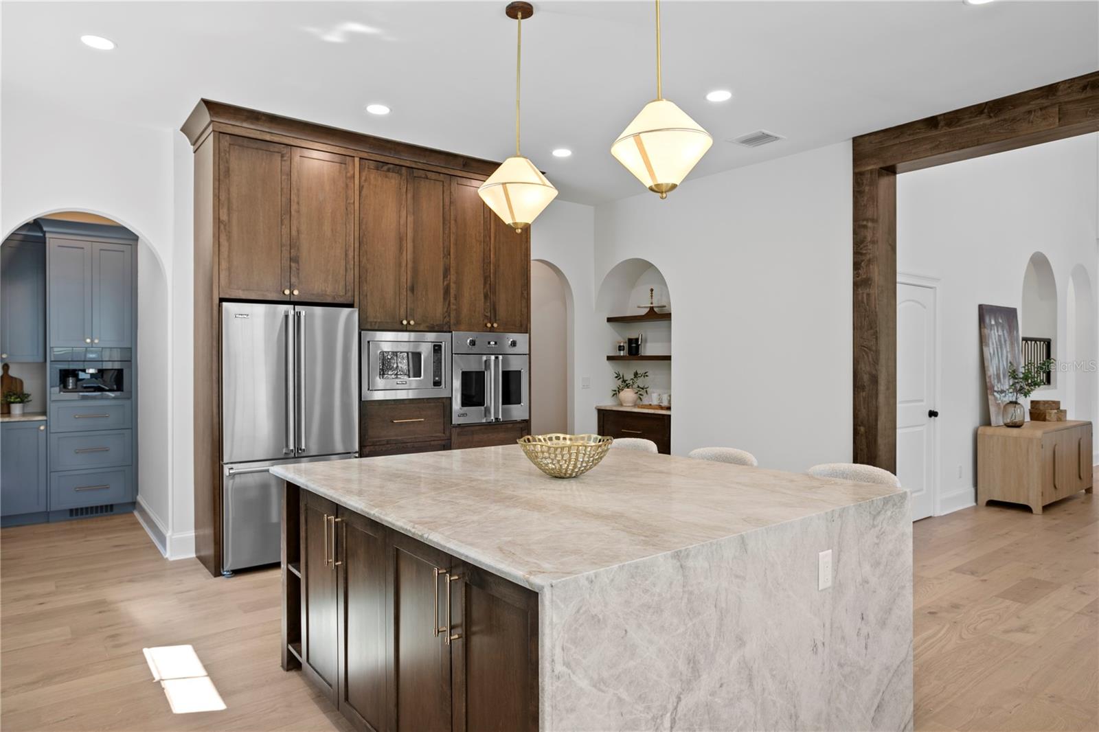 TB8317803 Property Photo