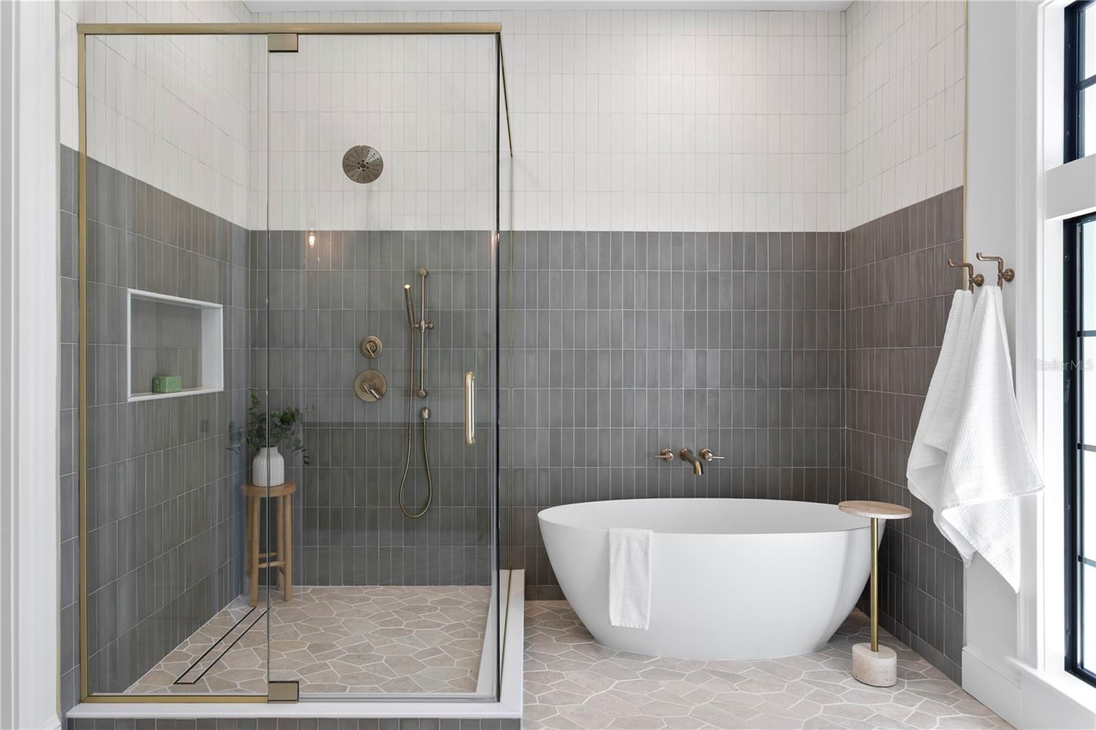 TB8317803 Property Photo