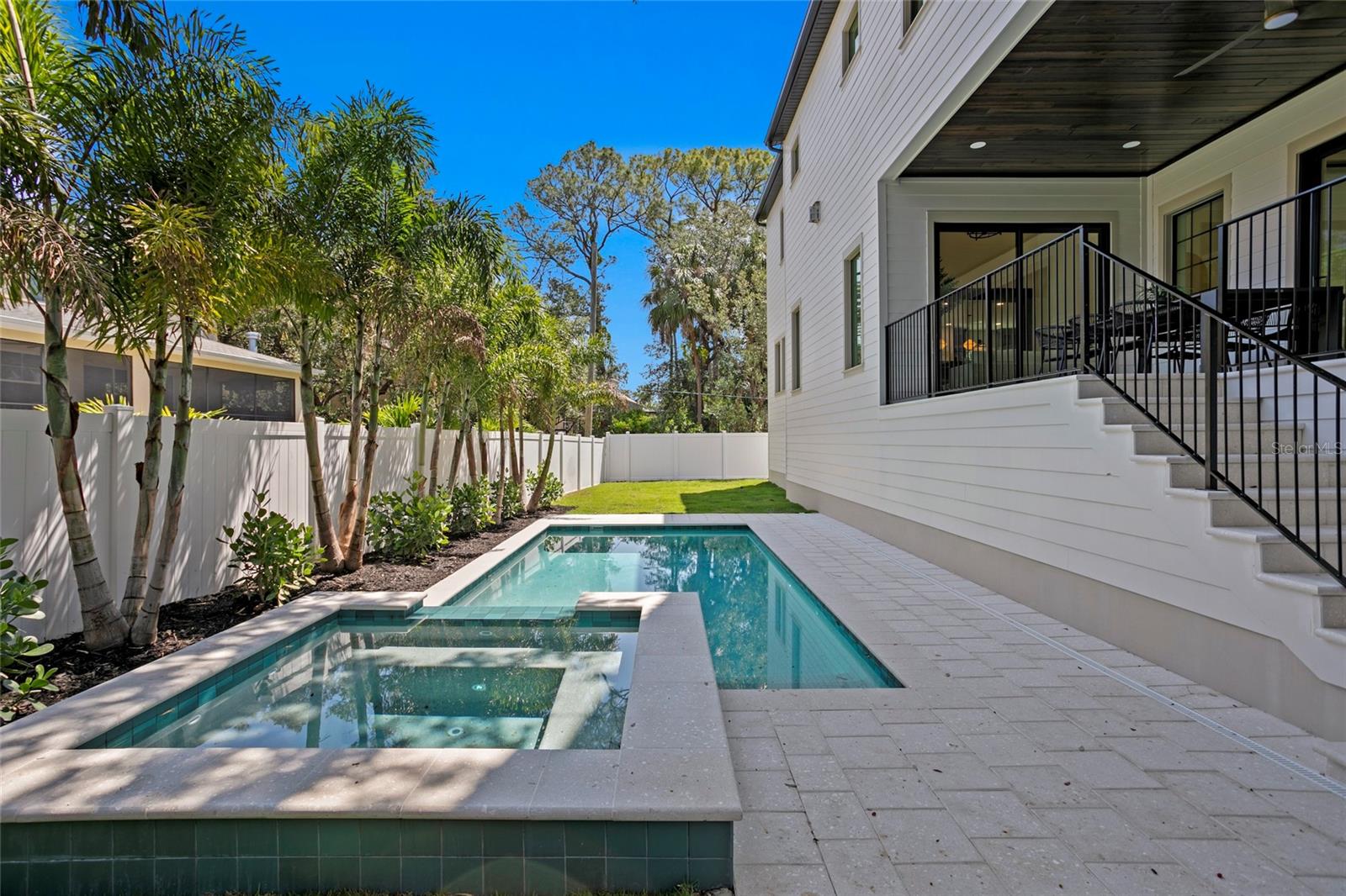 TB8317803 Property Photo