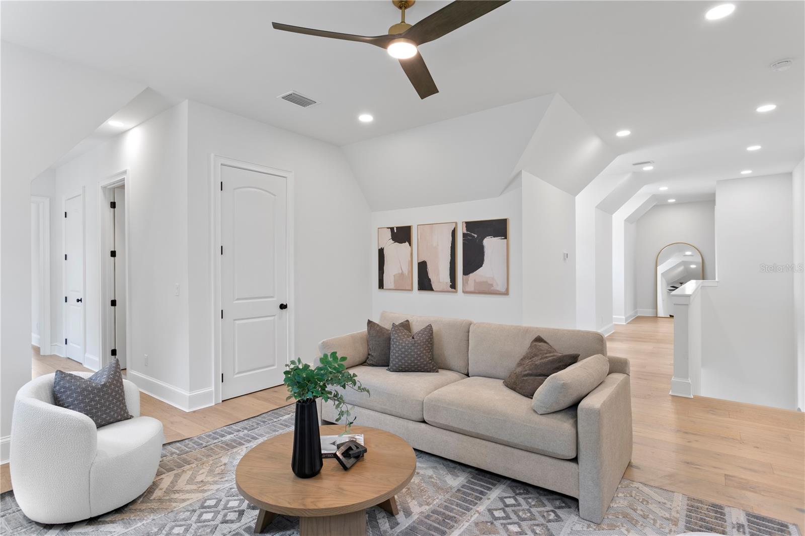 TB8317803 Property Photo