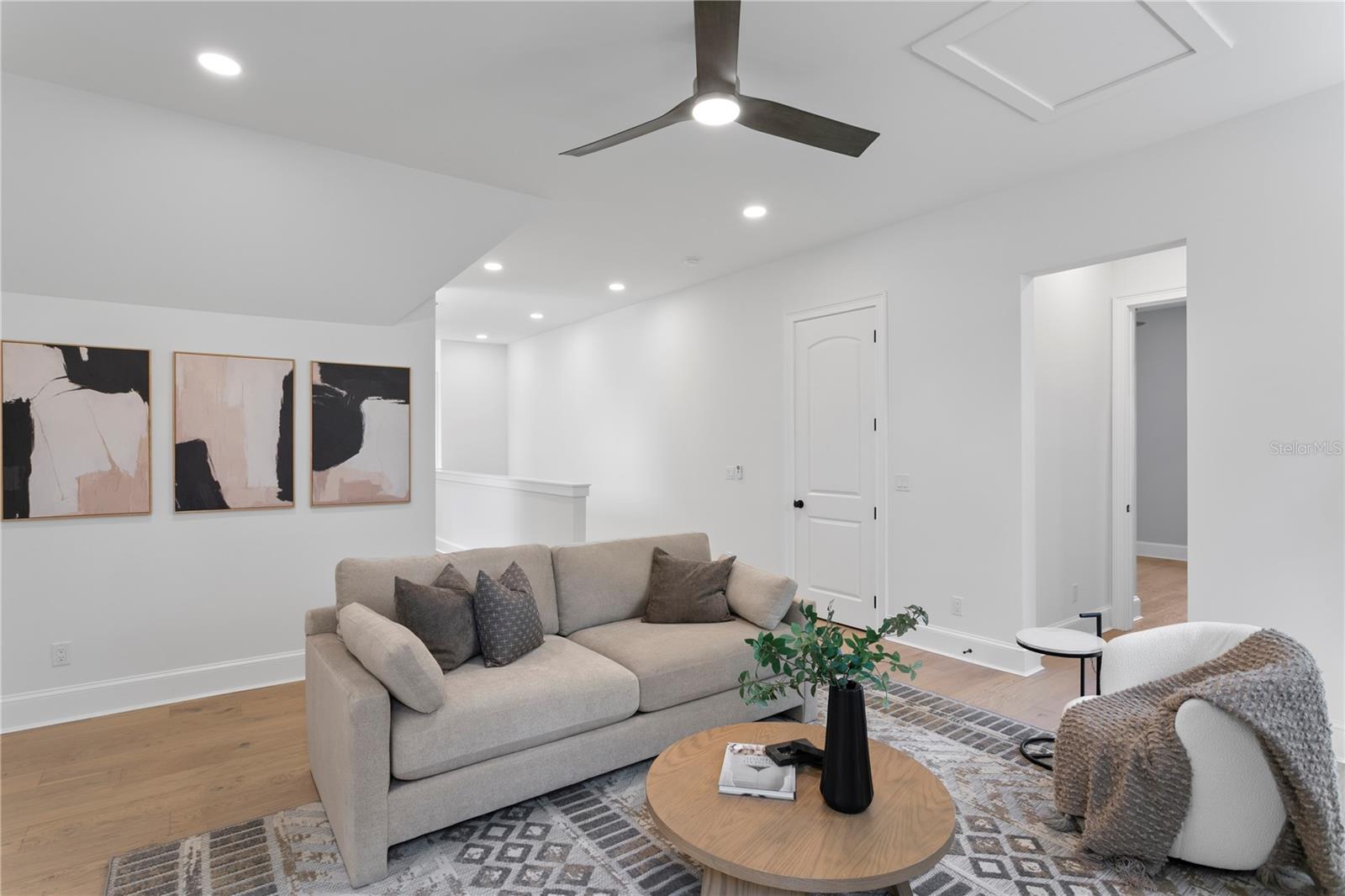 TB8317803 Property Photo